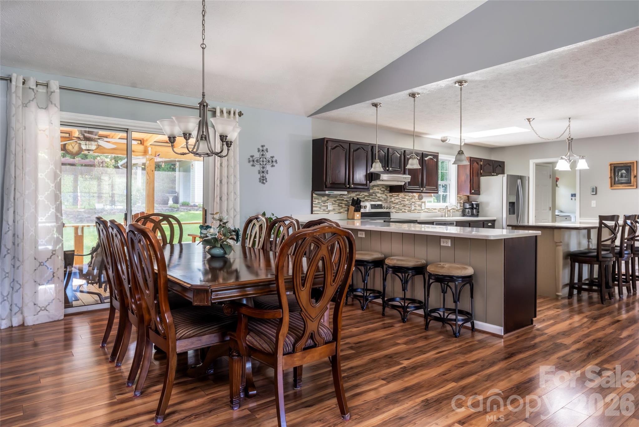 40 Meadow Drive — Horse Shoe