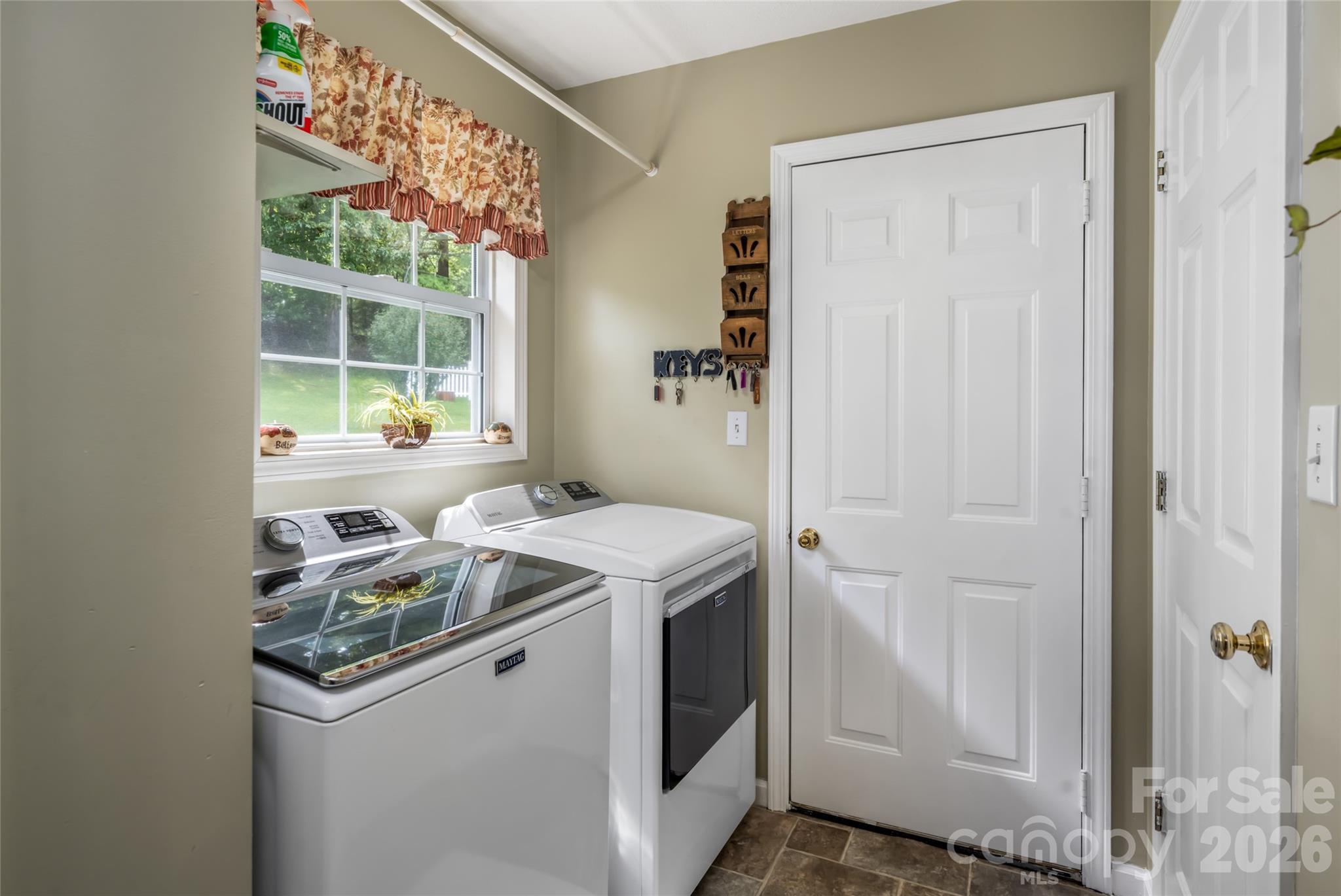 40 Meadow Drive — Horse Shoe