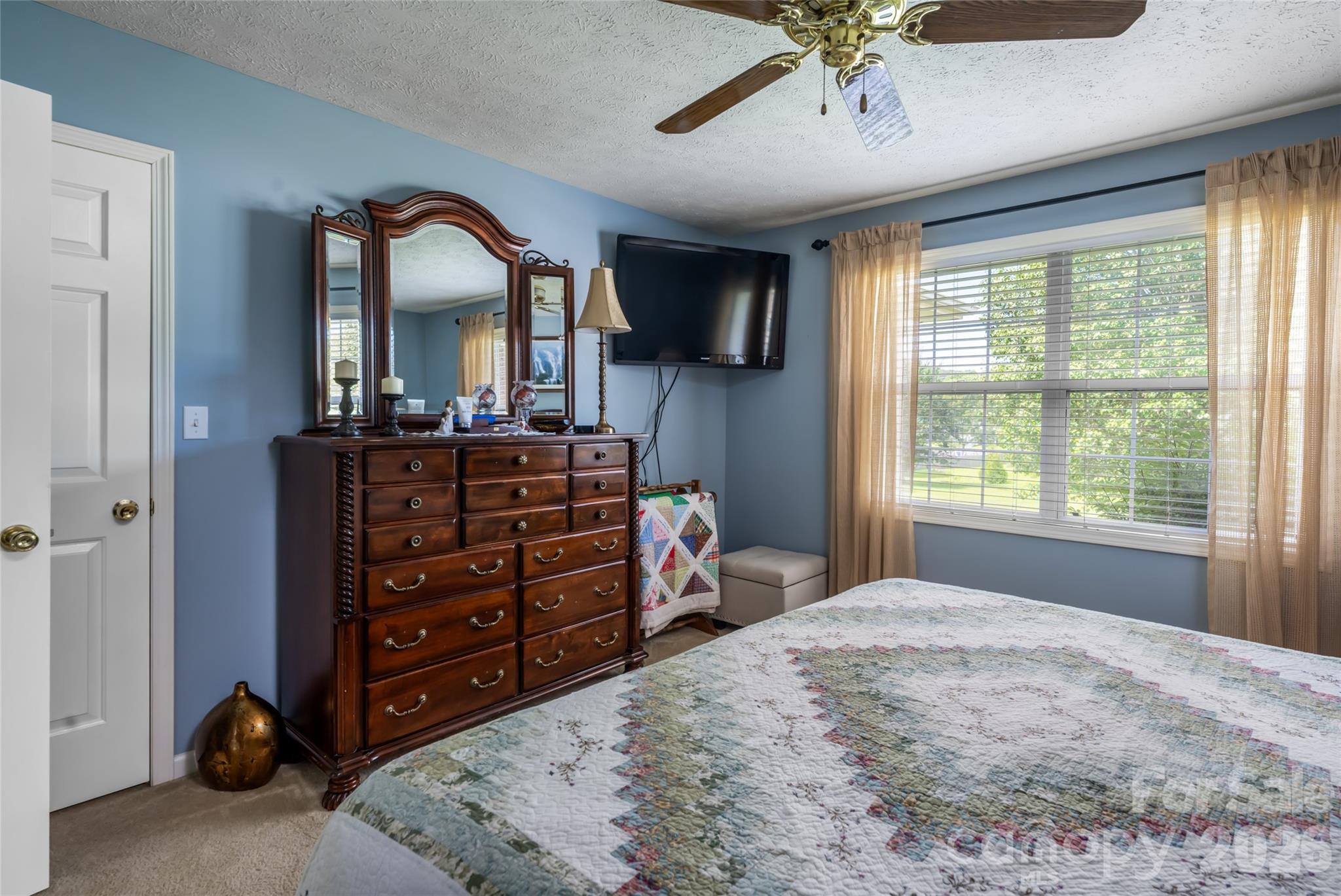 40 Meadow Drive — Horse Shoe