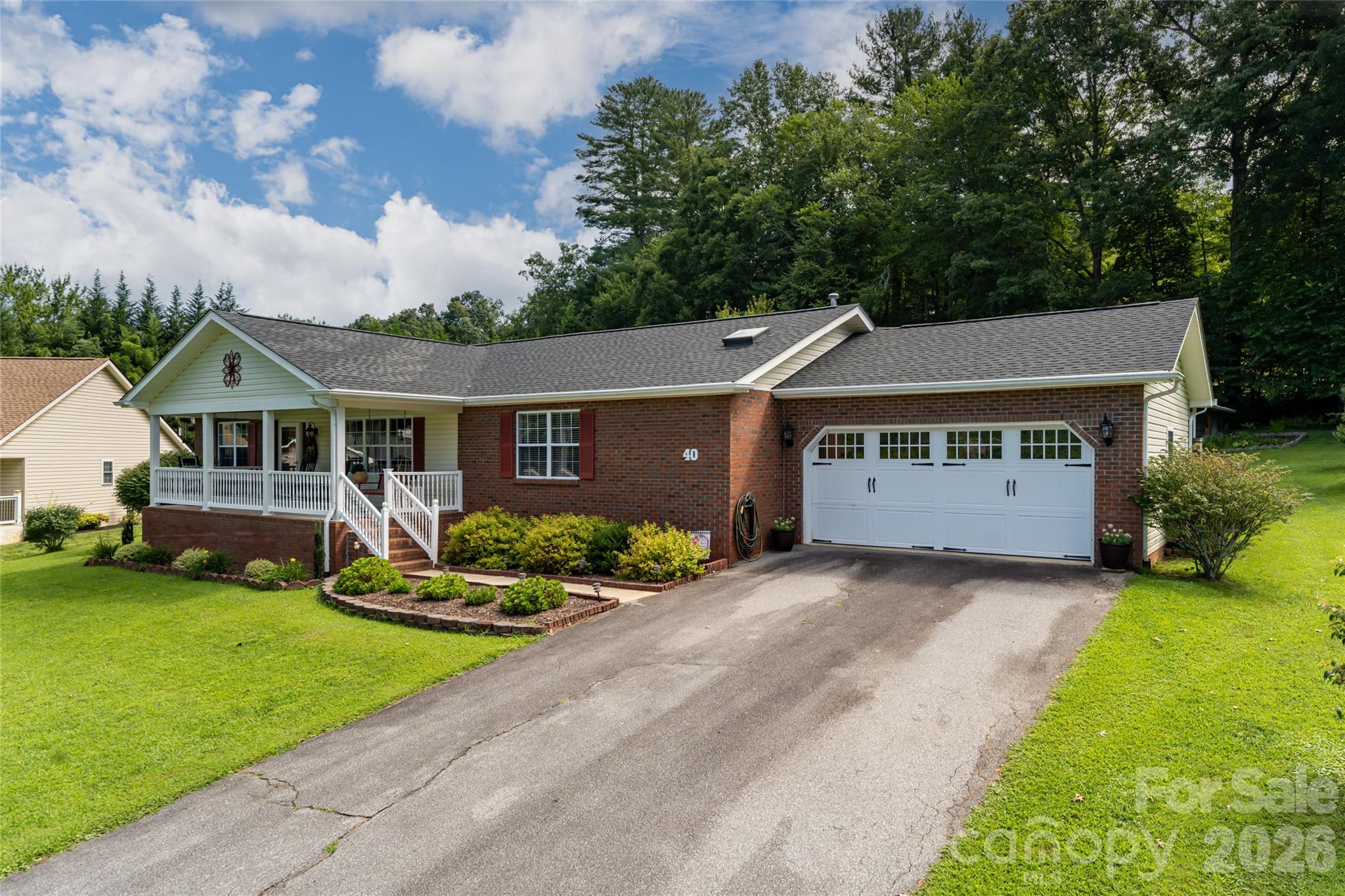 40 Meadow Drive — Horse Shoe