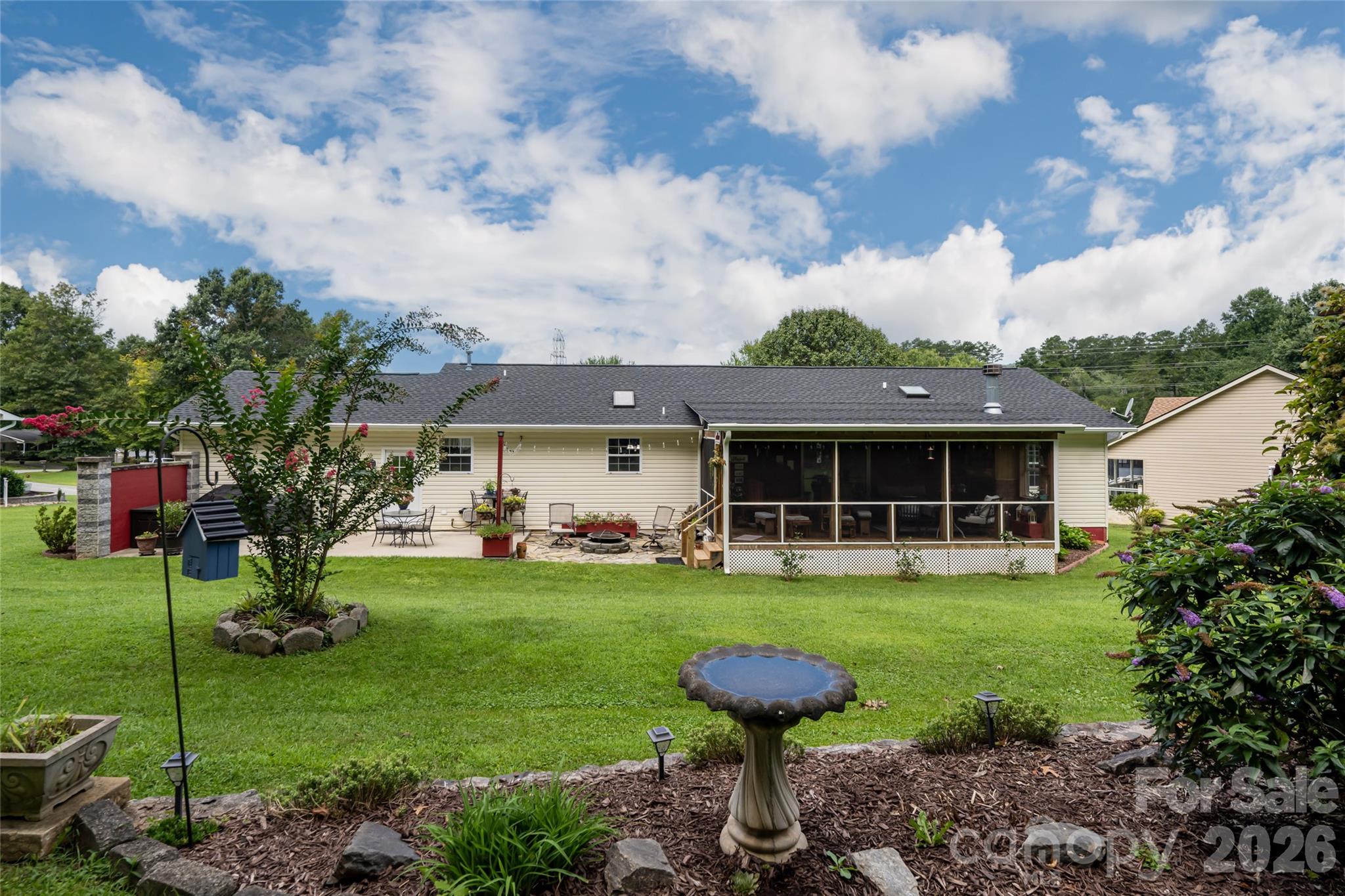 40 Meadow Drive — Horse Shoe