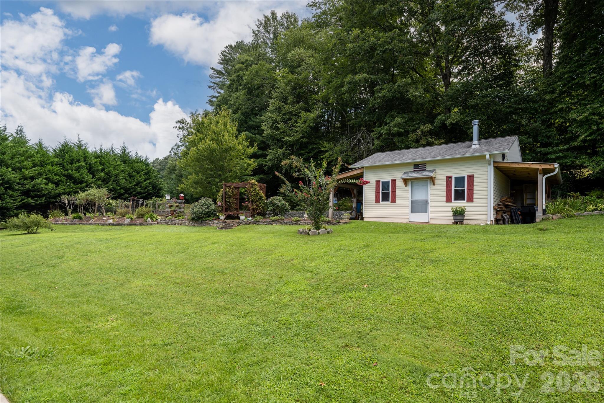 40 Meadow Drive — Horse Shoe