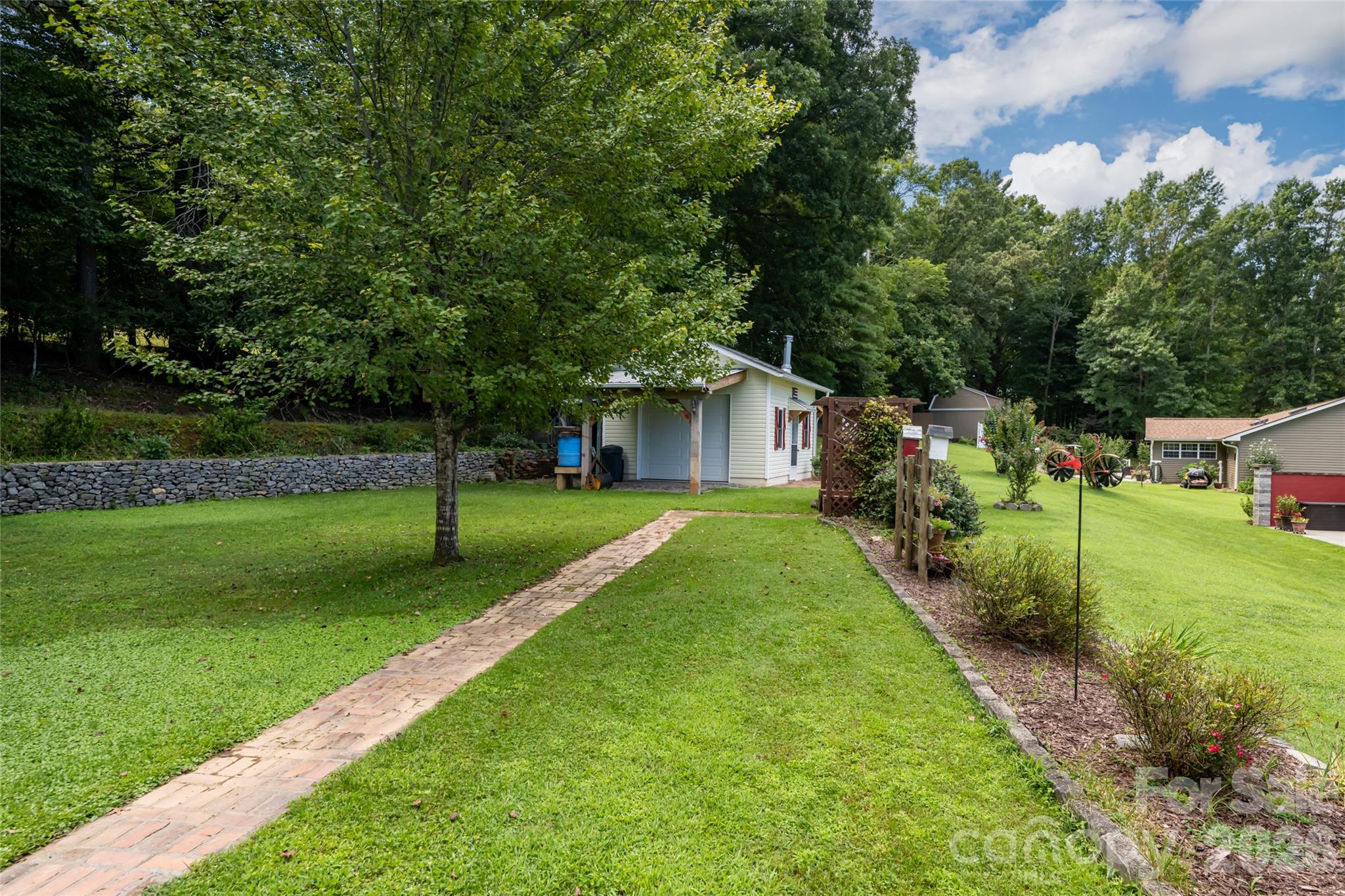 40 Meadow Drive — Horse Shoe
