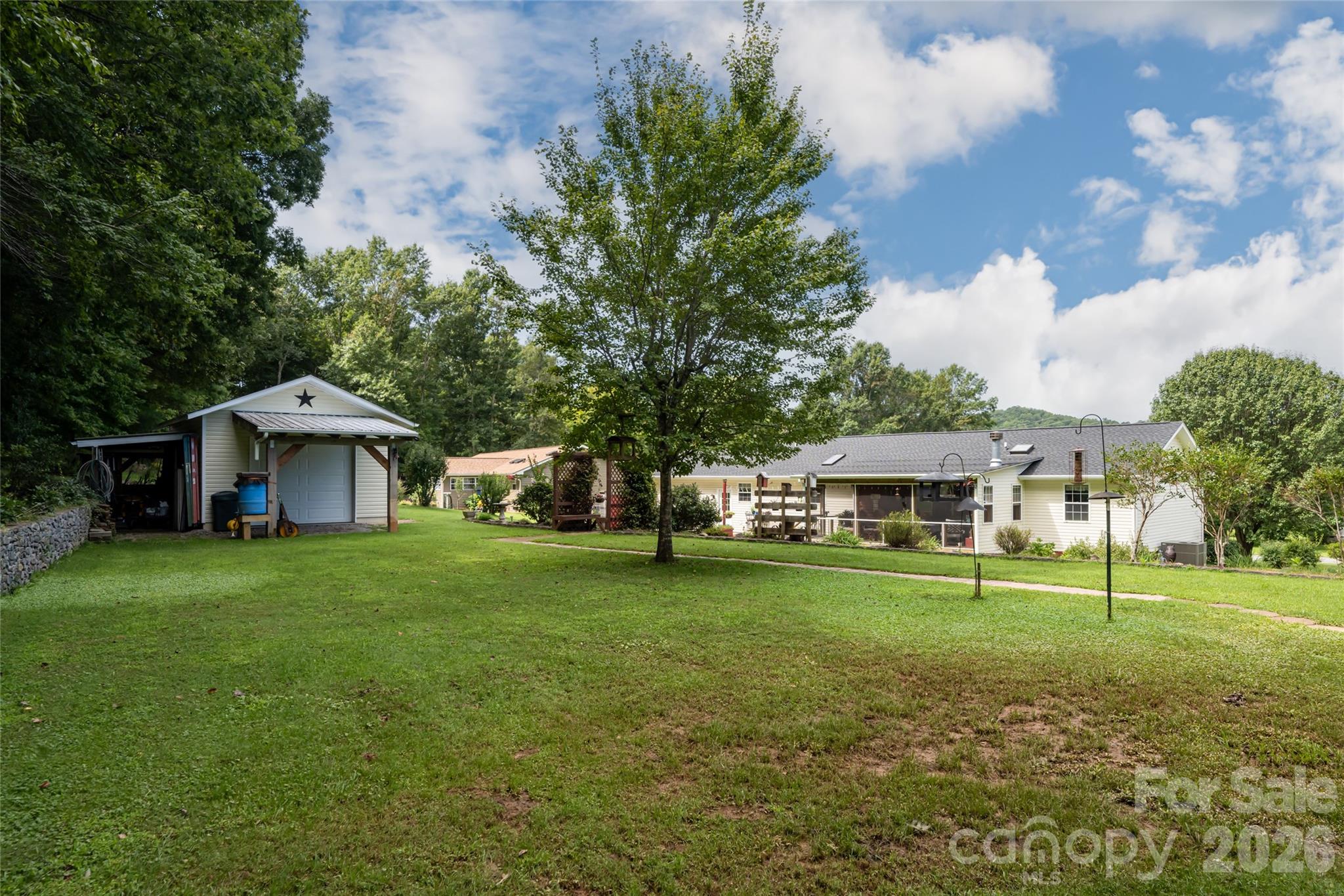 40 Meadow Drive — Horse Shoe