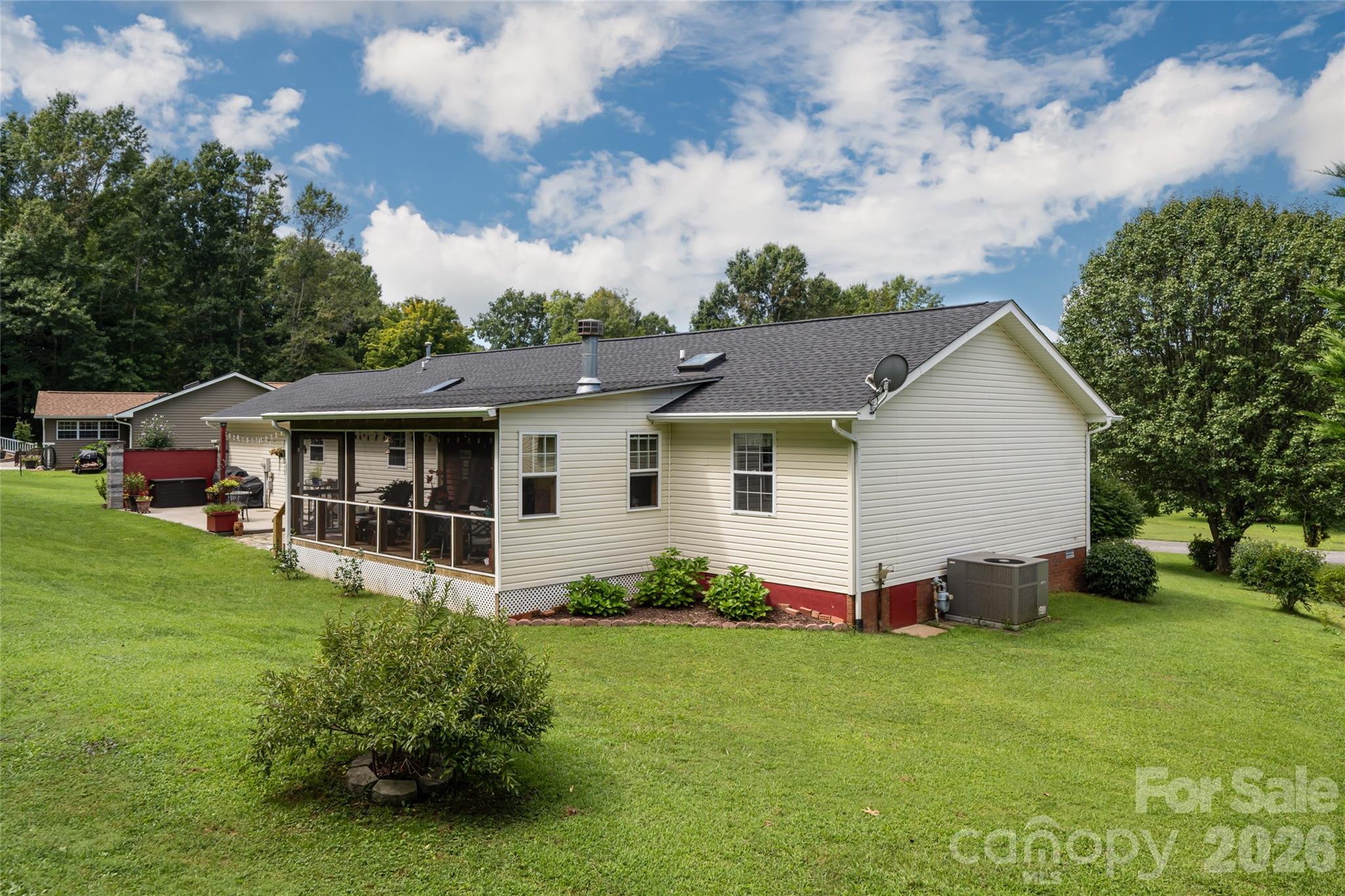 40 Meadow Drive — Horse Shoe