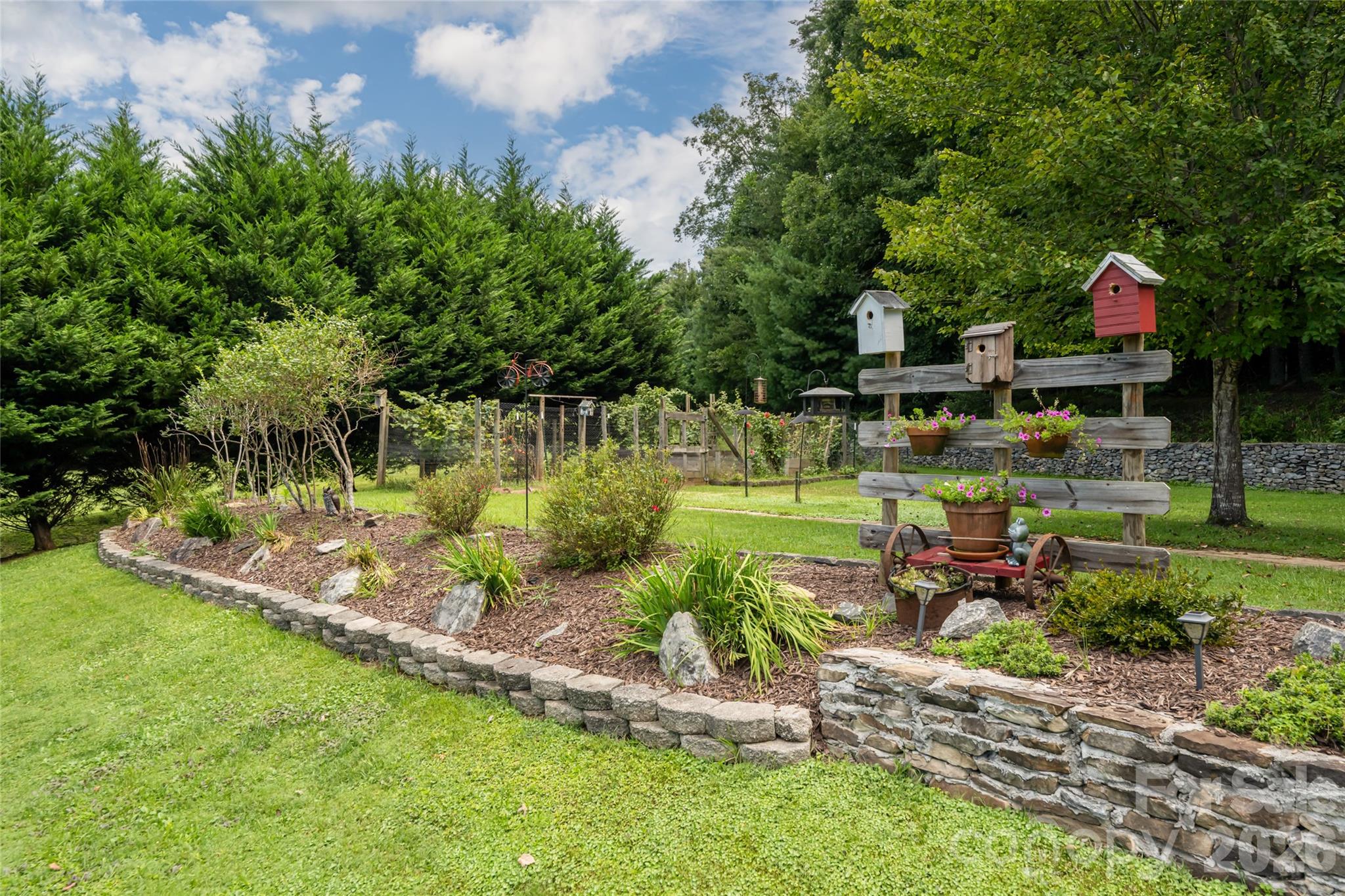40 Meadow Drive — Horse Shoe