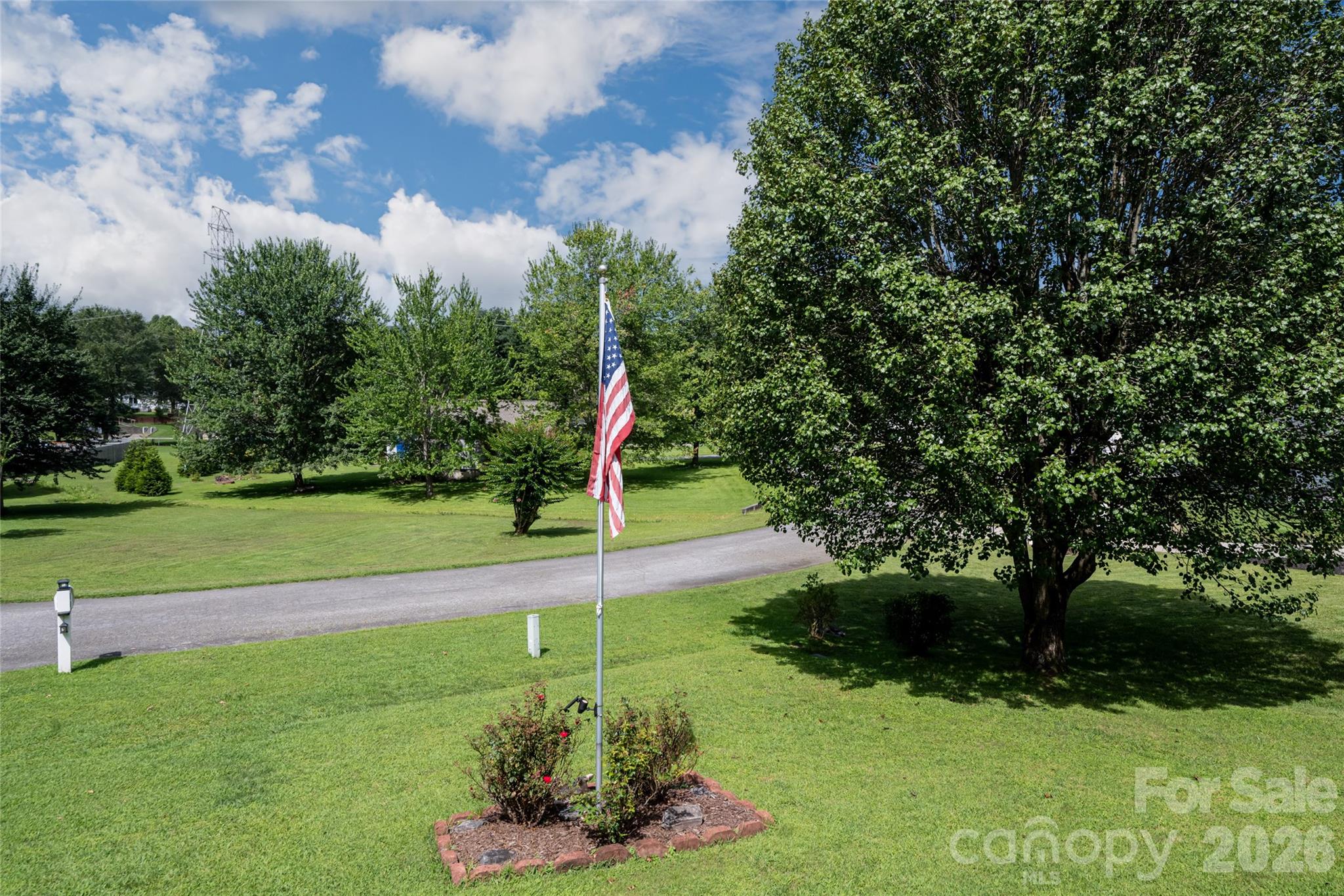 40 Meadow Drive — Horse Shoe