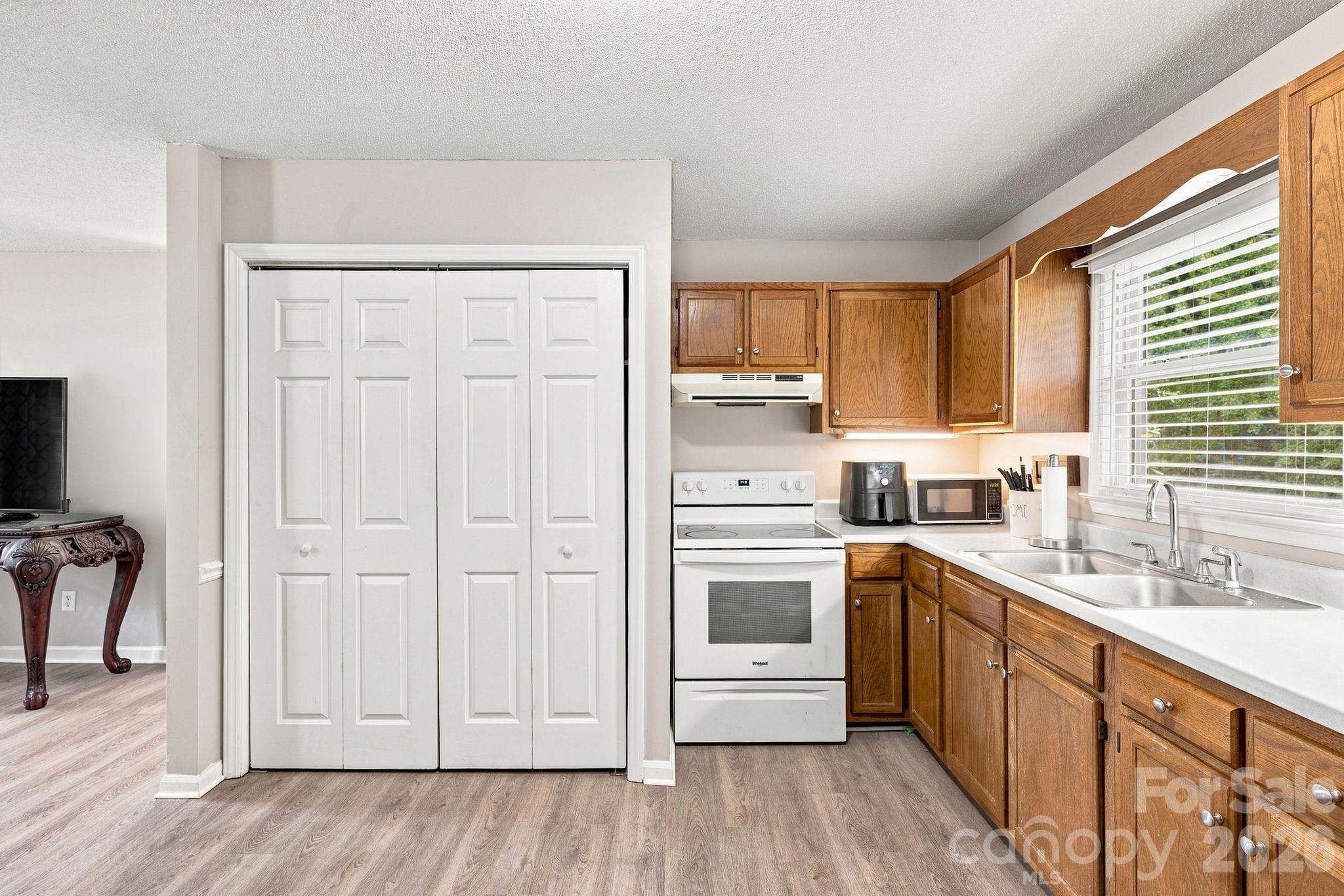 323 Avery Avenue — High Point