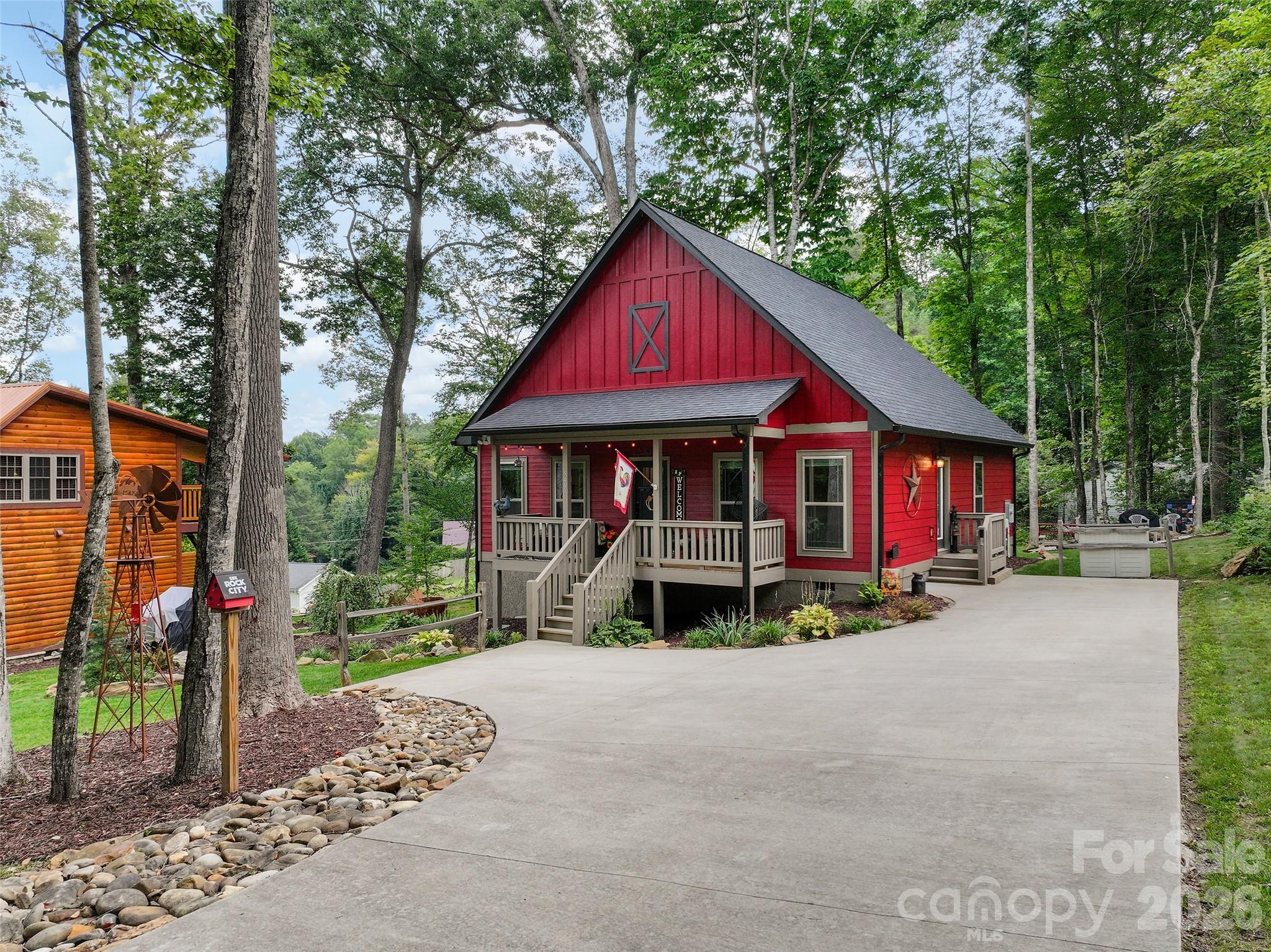 545 Twinbrook Lane — Maggie Valley