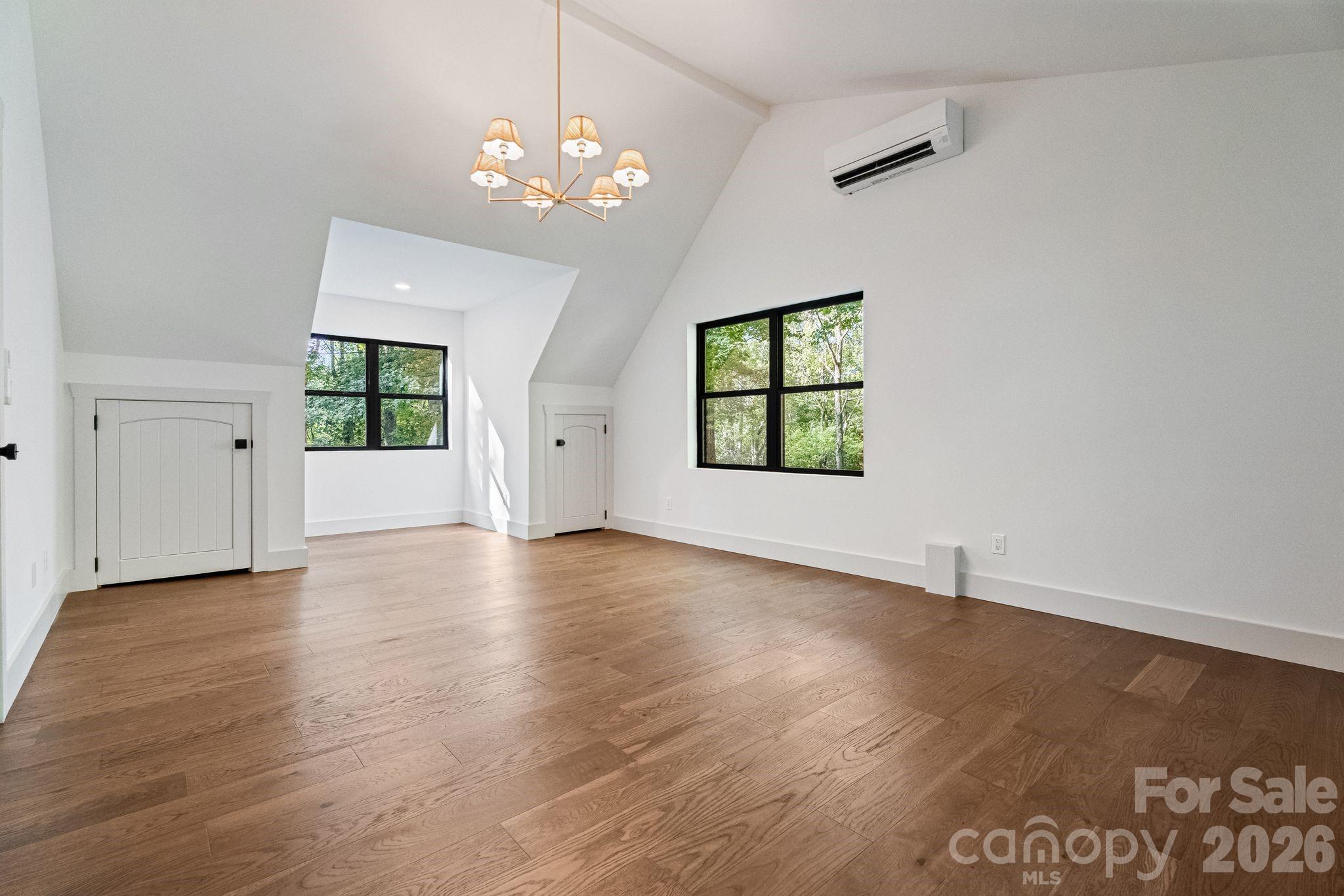 40 Boulder Lane — Hendersonville
