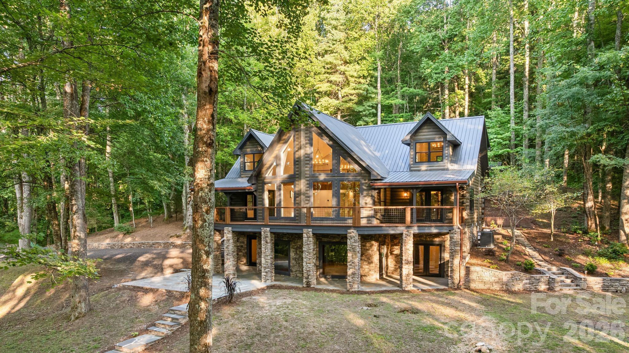 40 Boulder Lane — Hendersonville