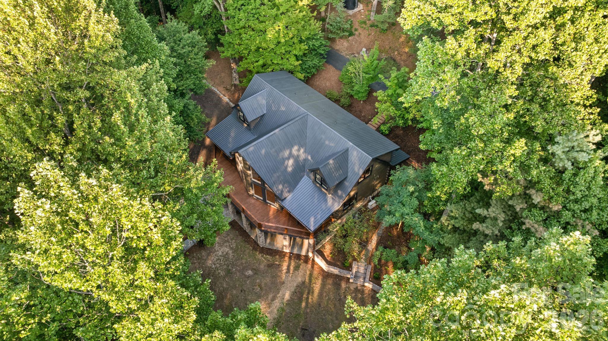 40 Boulder Lane — Hendersonville