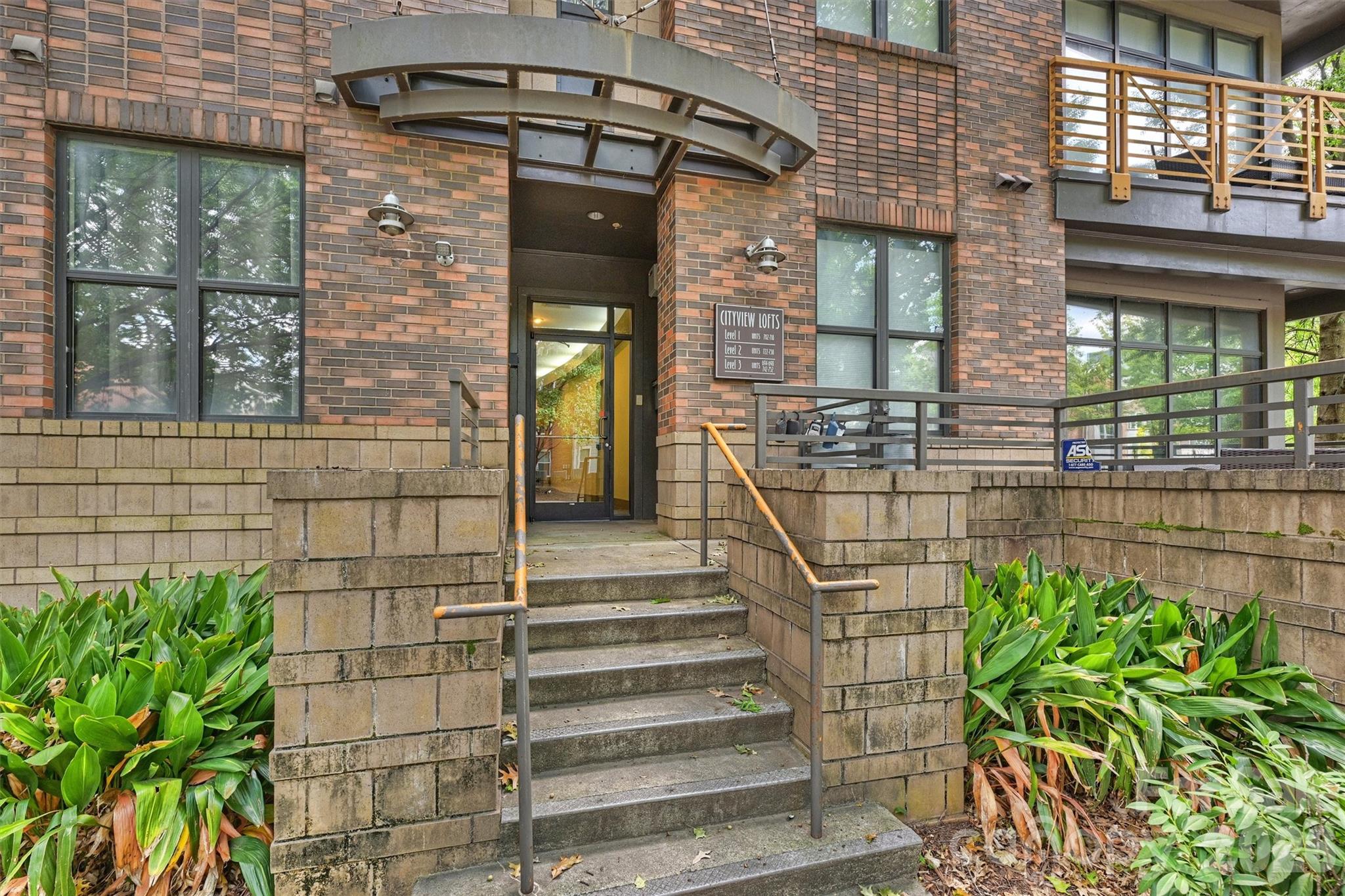 694 N Davidson Street — Charlotte