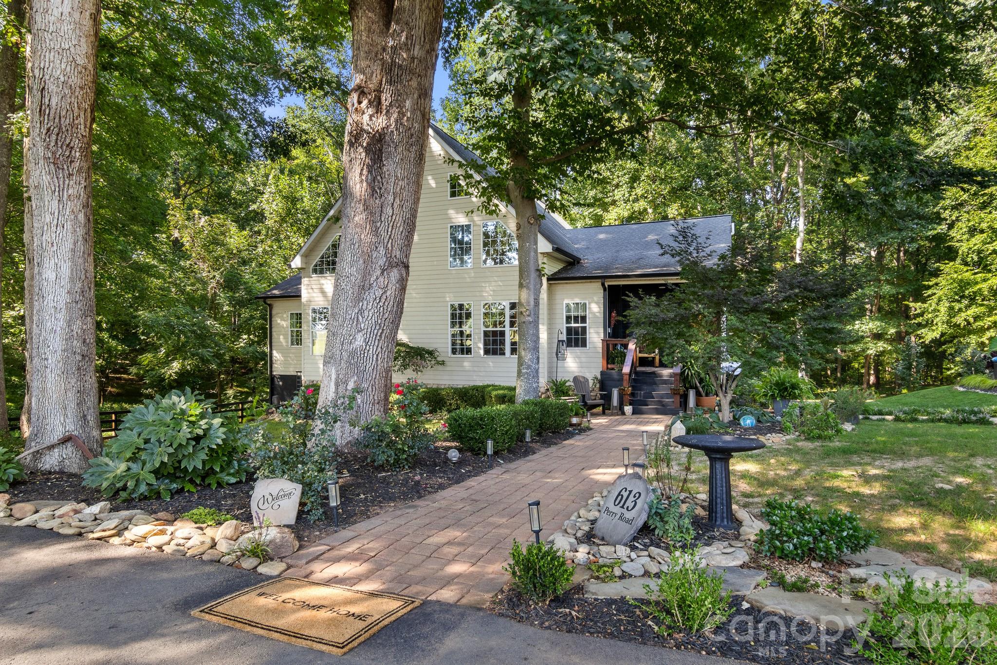 613 Perry Road — Troutman