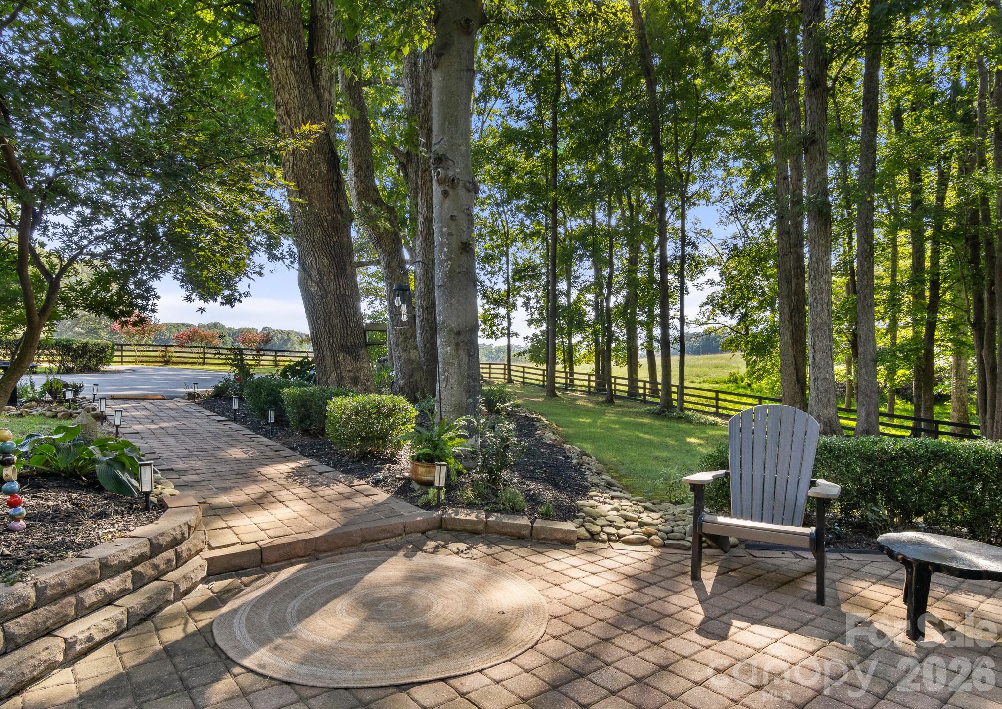 613 Perry Road — Troutman