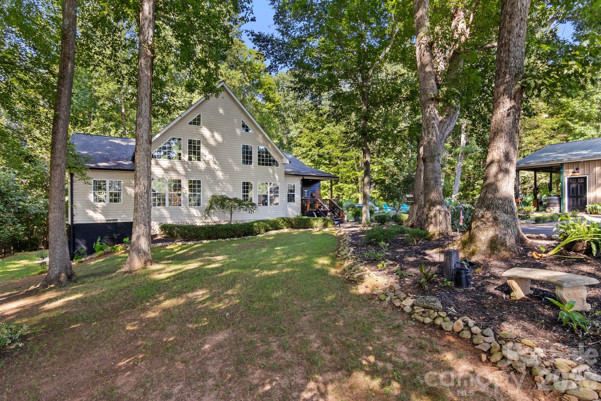 613 Perry Road — Troutman