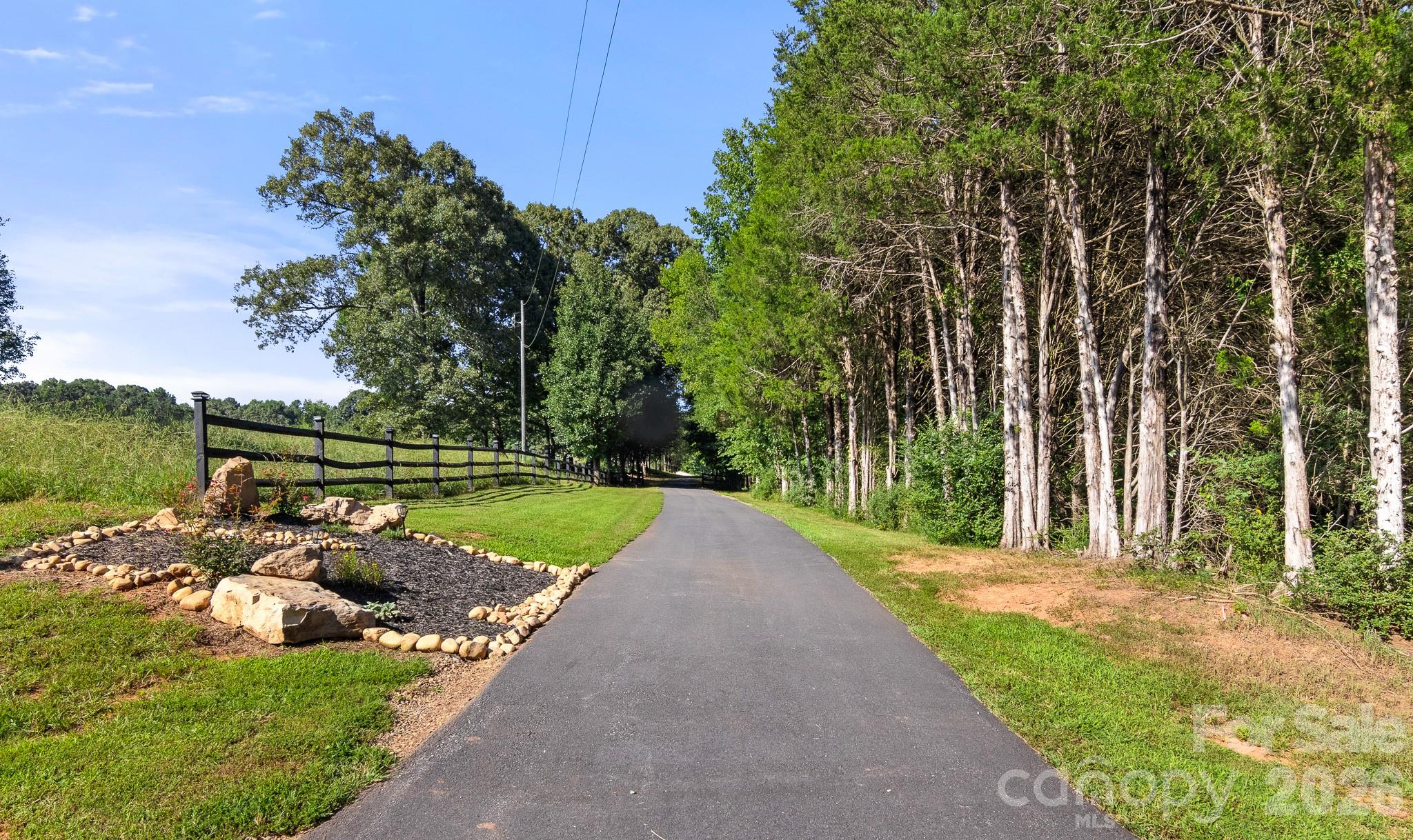 613 Perry Road — Troutman