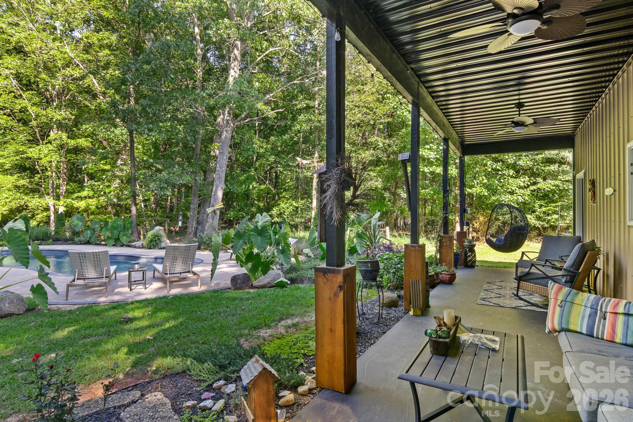 613 Perry Road — Troutman