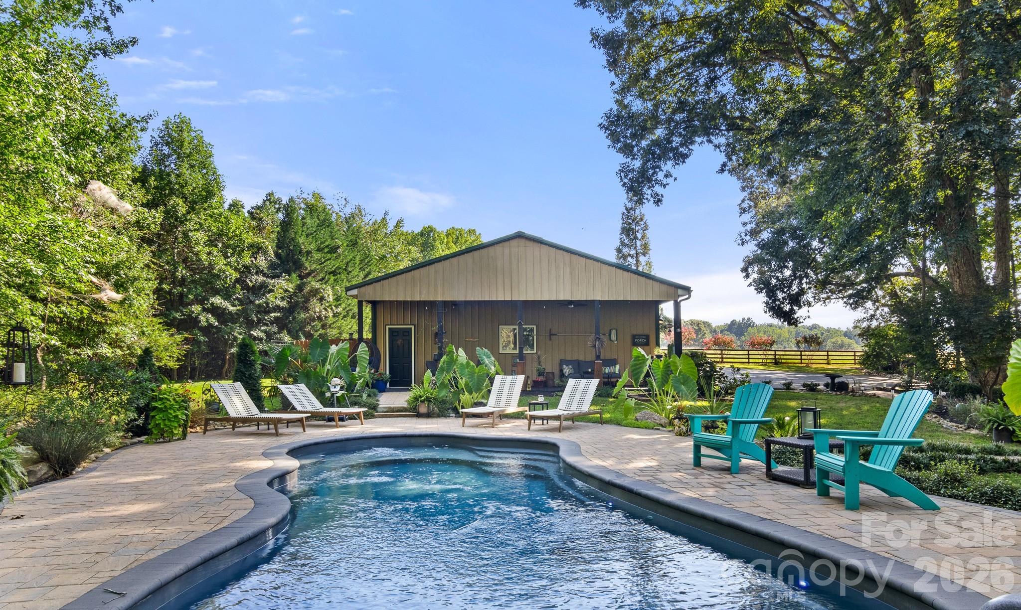 613 Perry Road — Troutman
