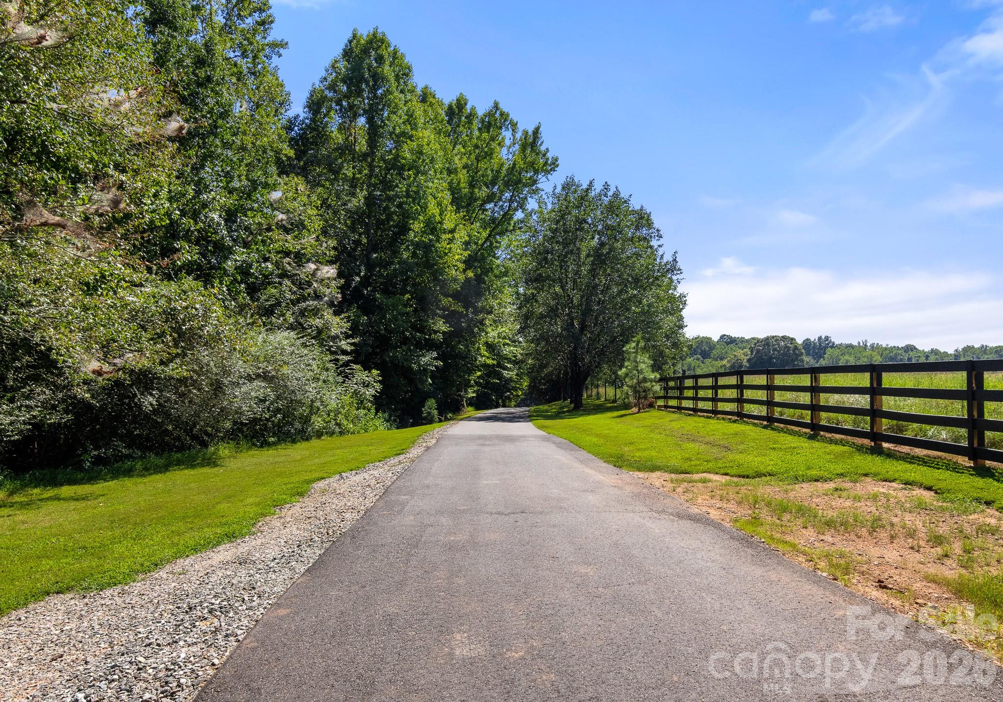 613 Perry Road — Troutman
