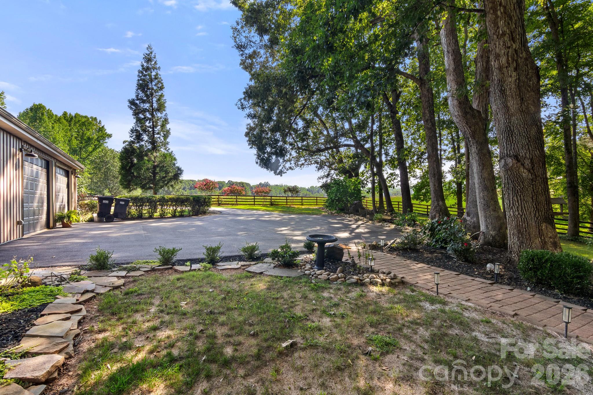 613 Perry Road — Troutman