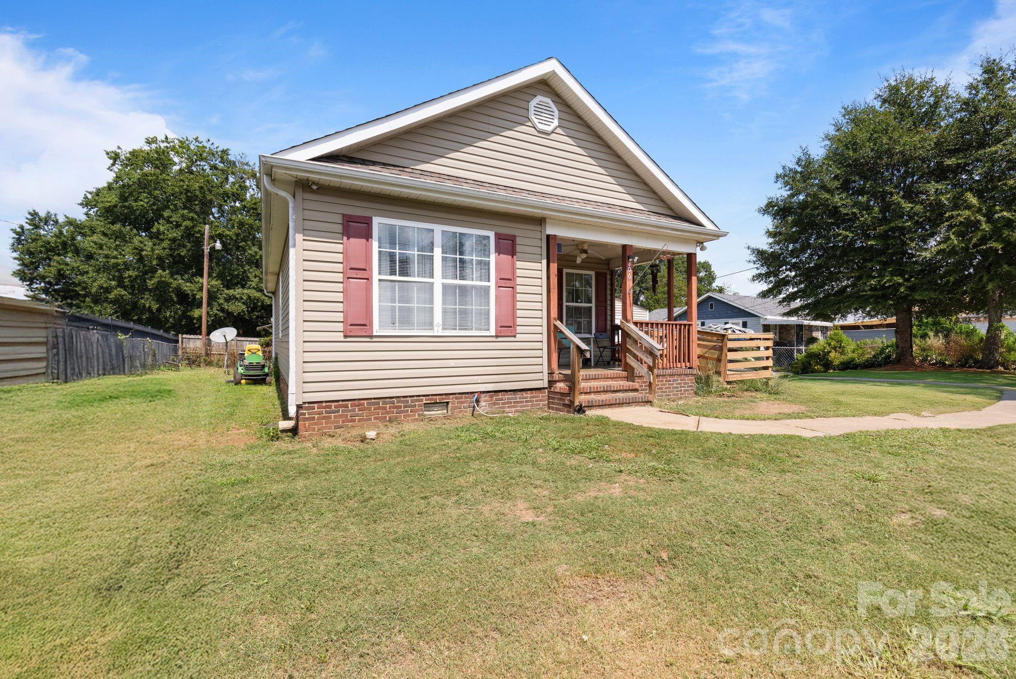 206 Oakland Avenue — Greer