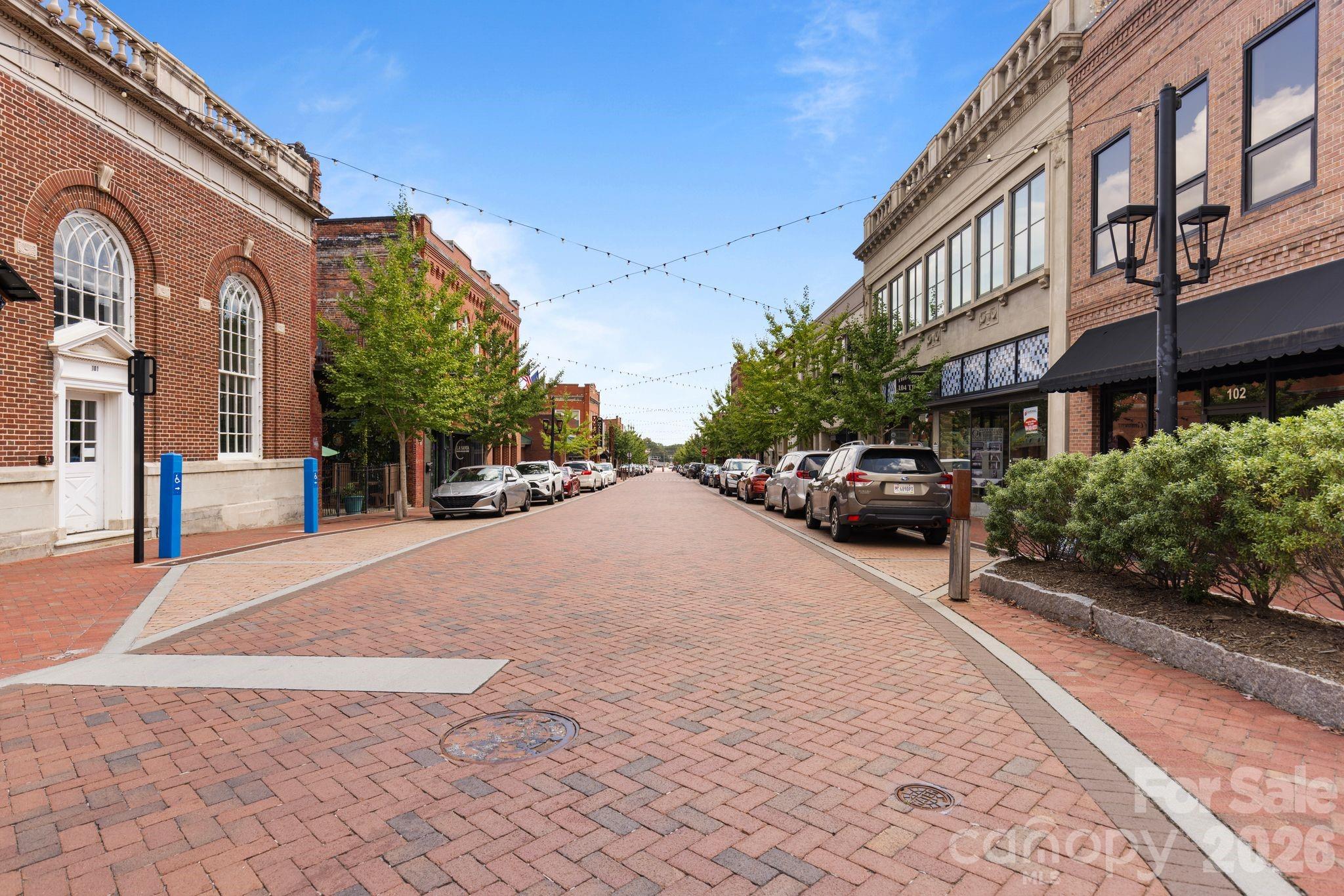 206 Oakland Avenue — Greer