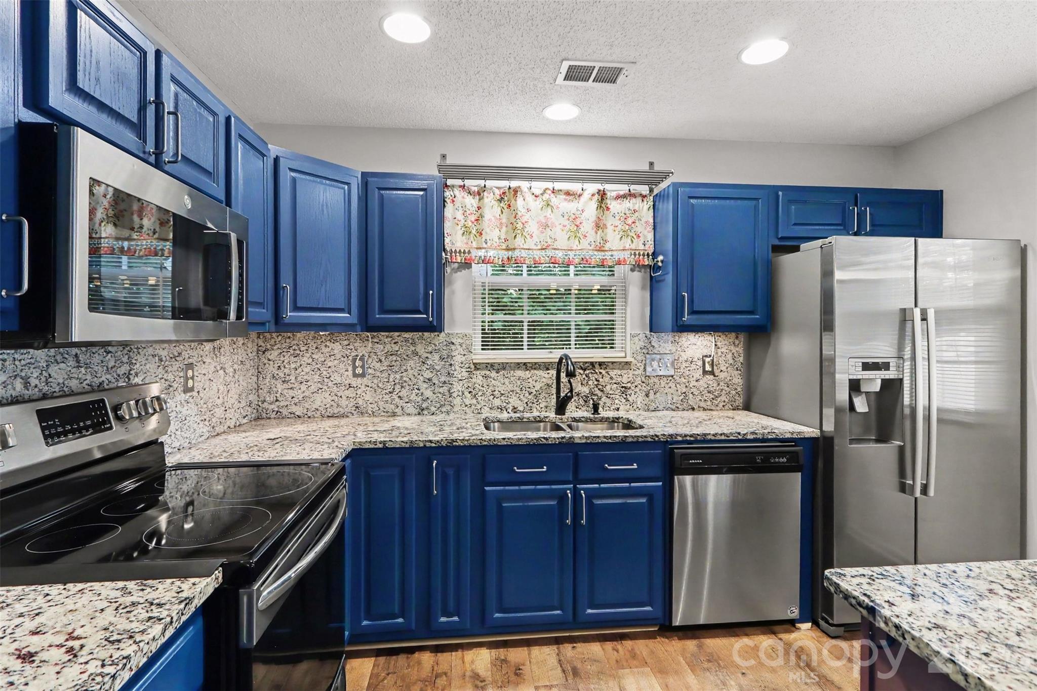 10150 Frosty Lane — Charlotte