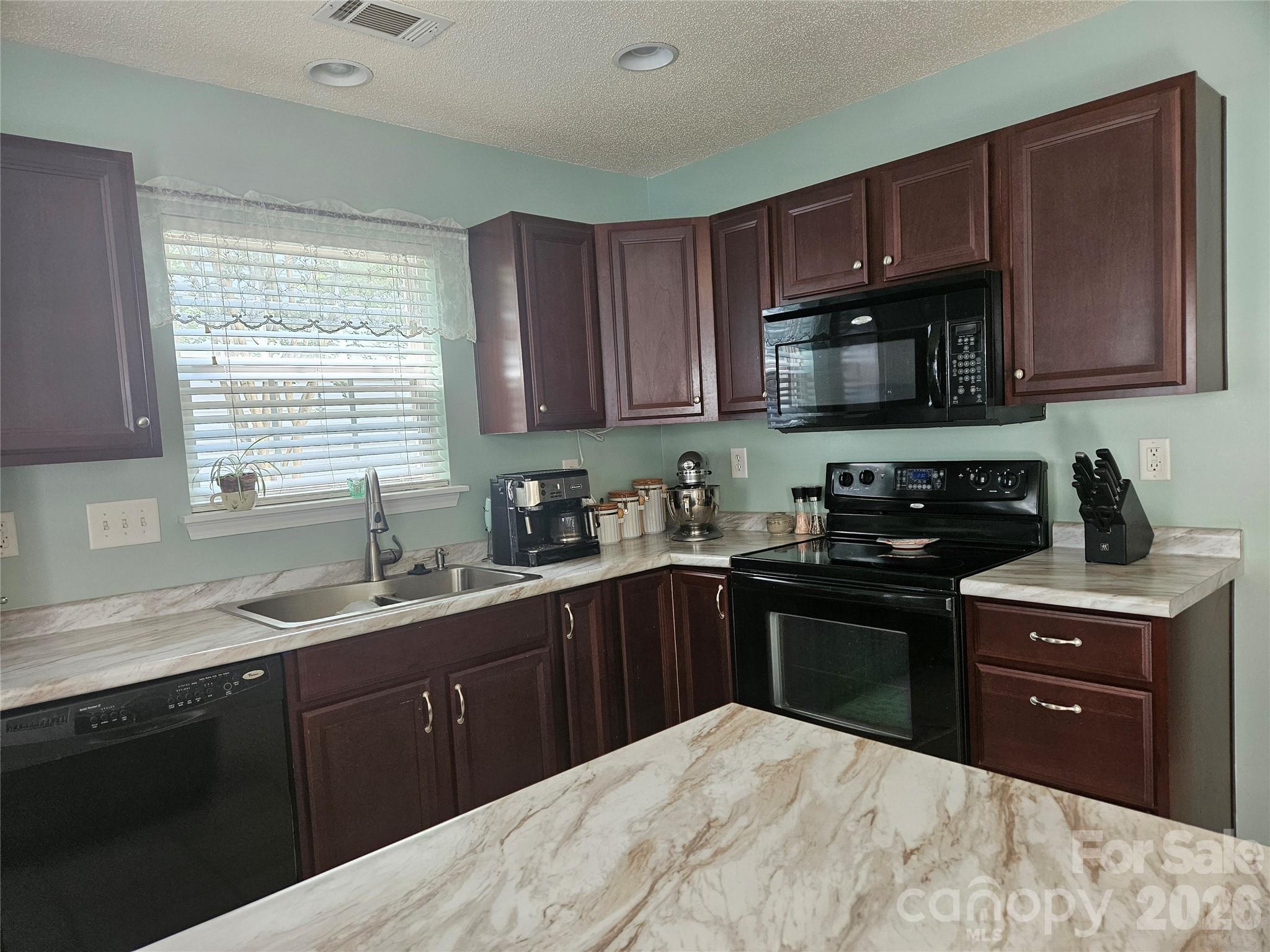 16931 Greenlawn Hills Court — Charlotte