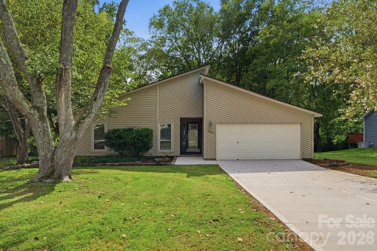 326 Vista Grande Circle — Charlotte