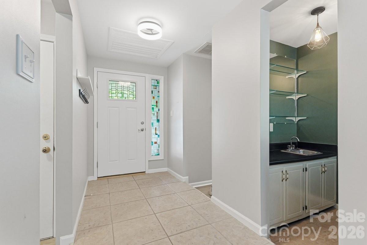 326 Vista Grande Circle — Charlotte