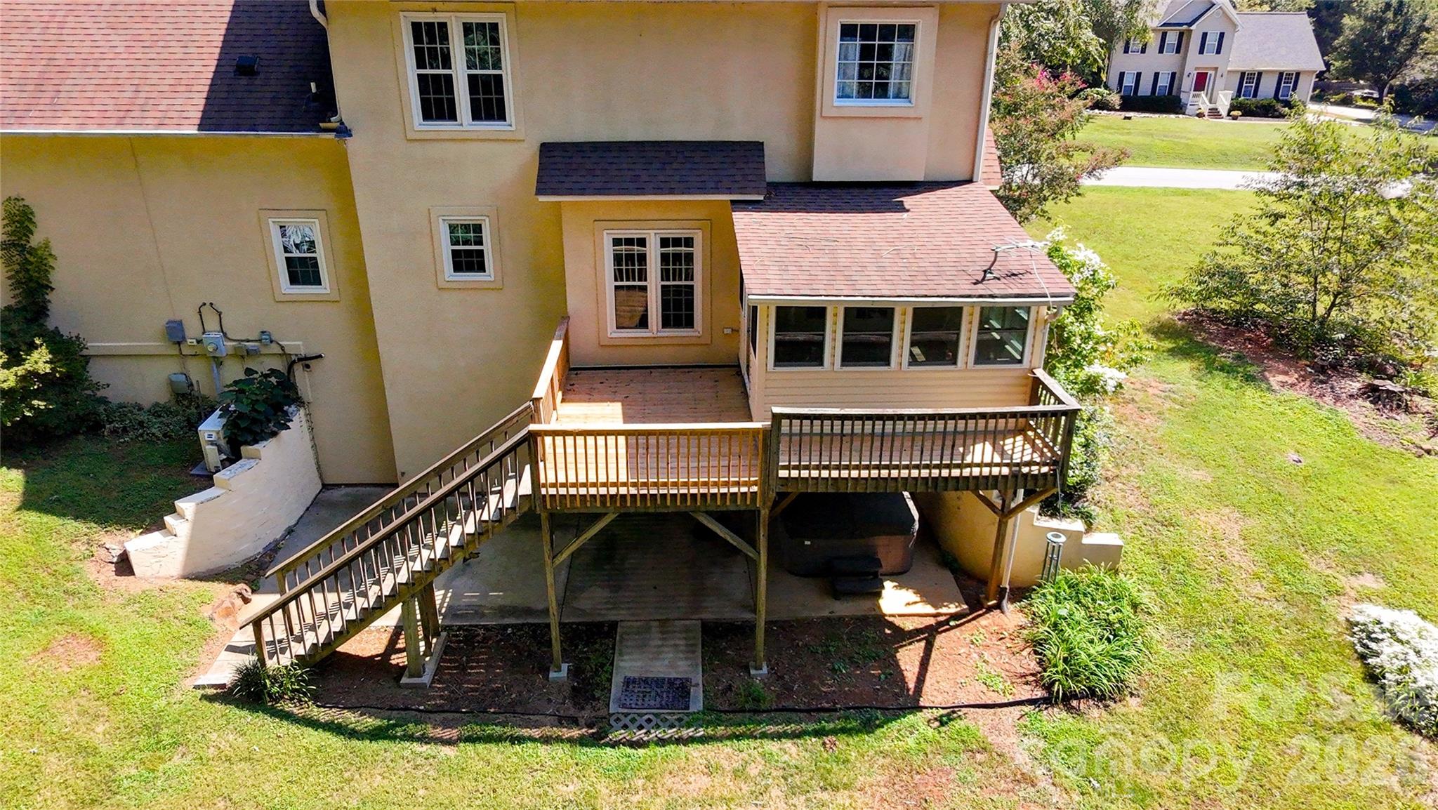 7605 Keating Drive — Oak Ridge