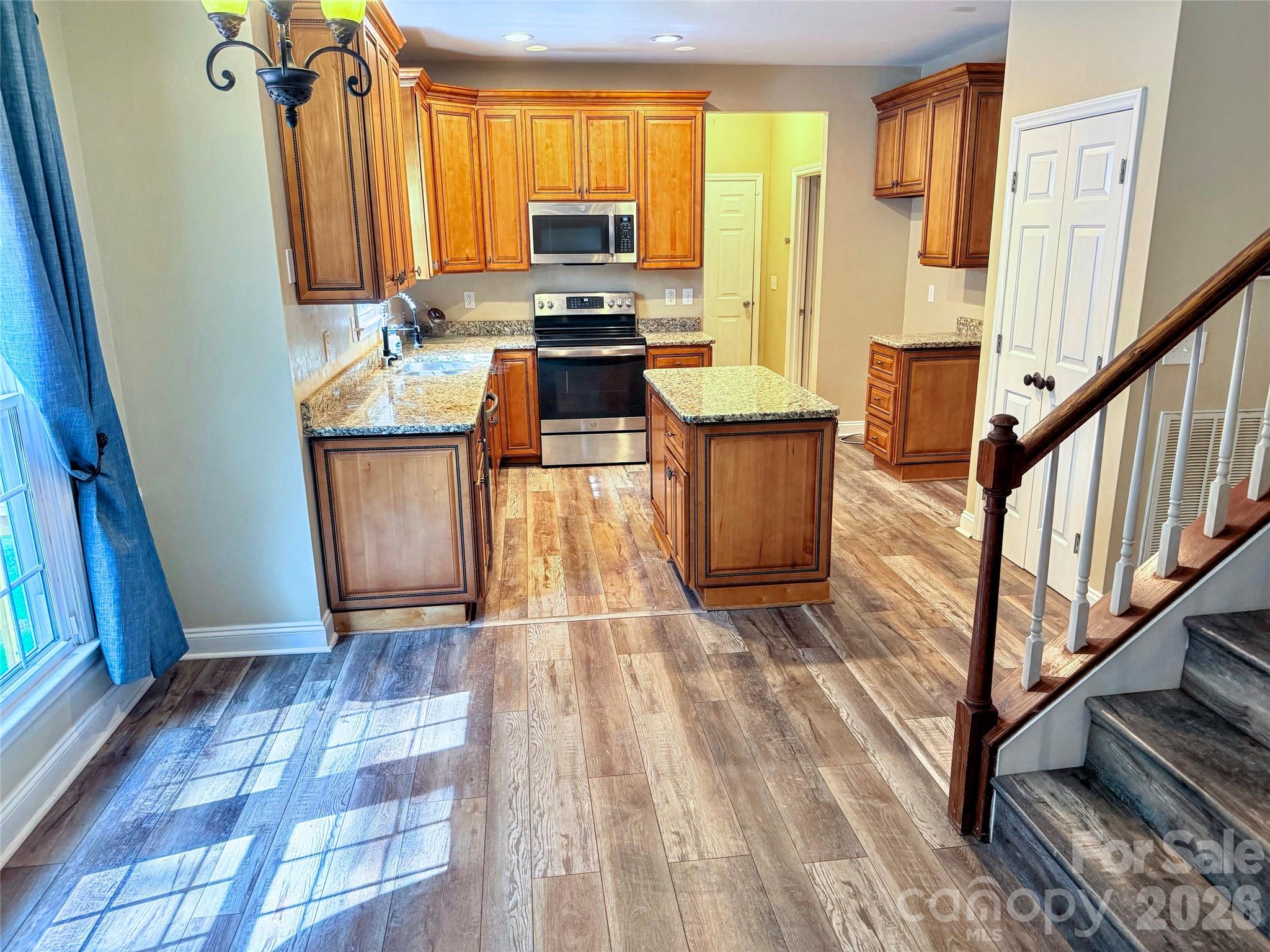7605 Keating Drive — Oak Ridge