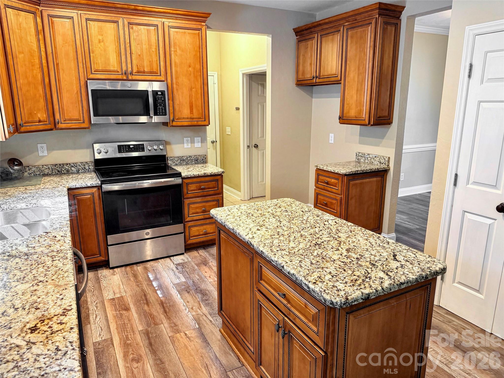 7605 Keating Drive — Oak Ridge
