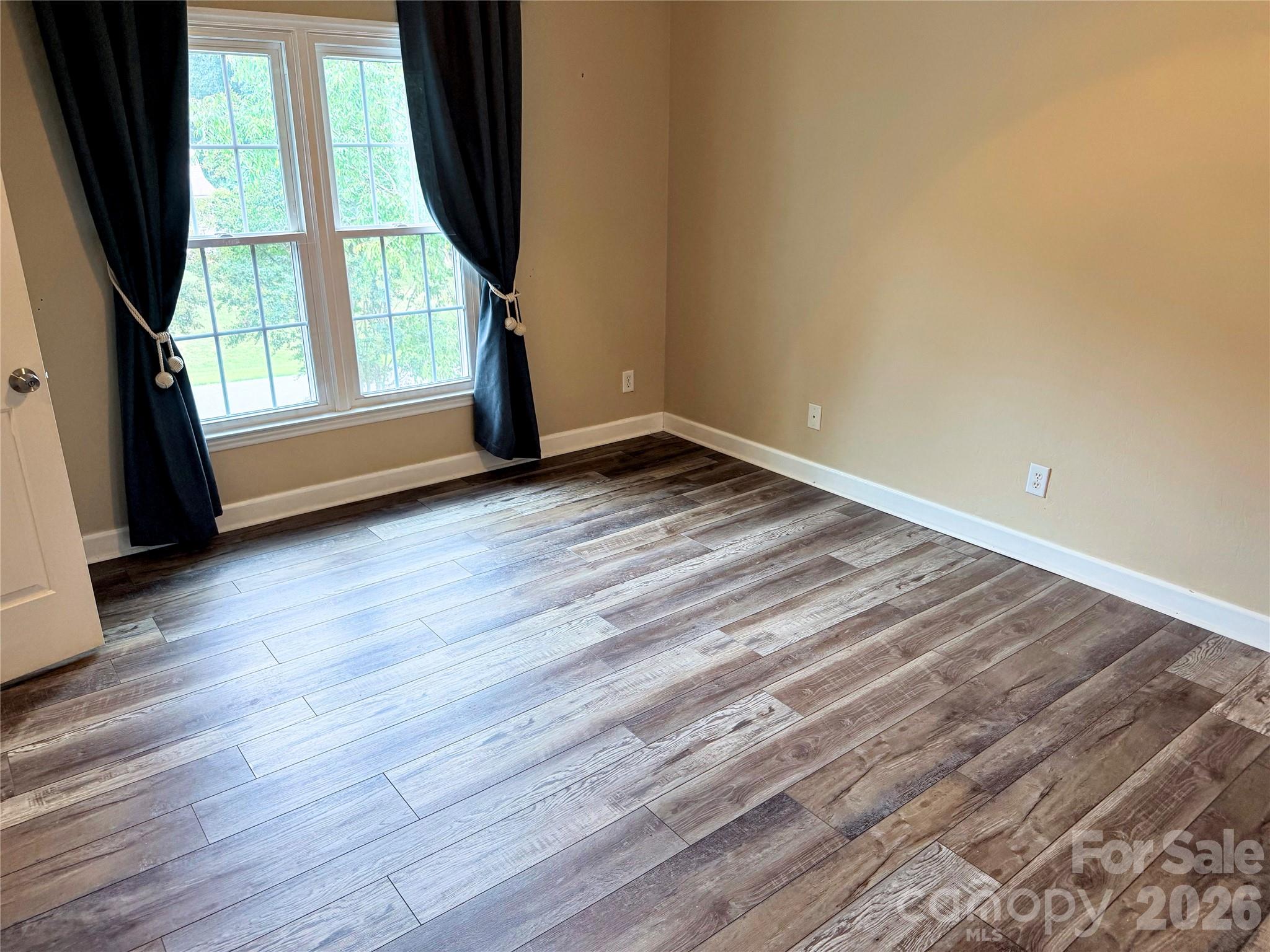 7605 Keating Drive — Oak Ridge