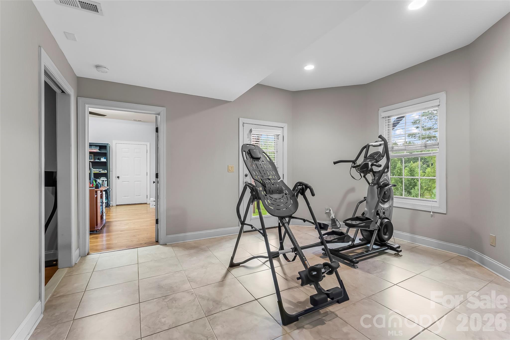 293 Bear Cliff Drive — Nebo