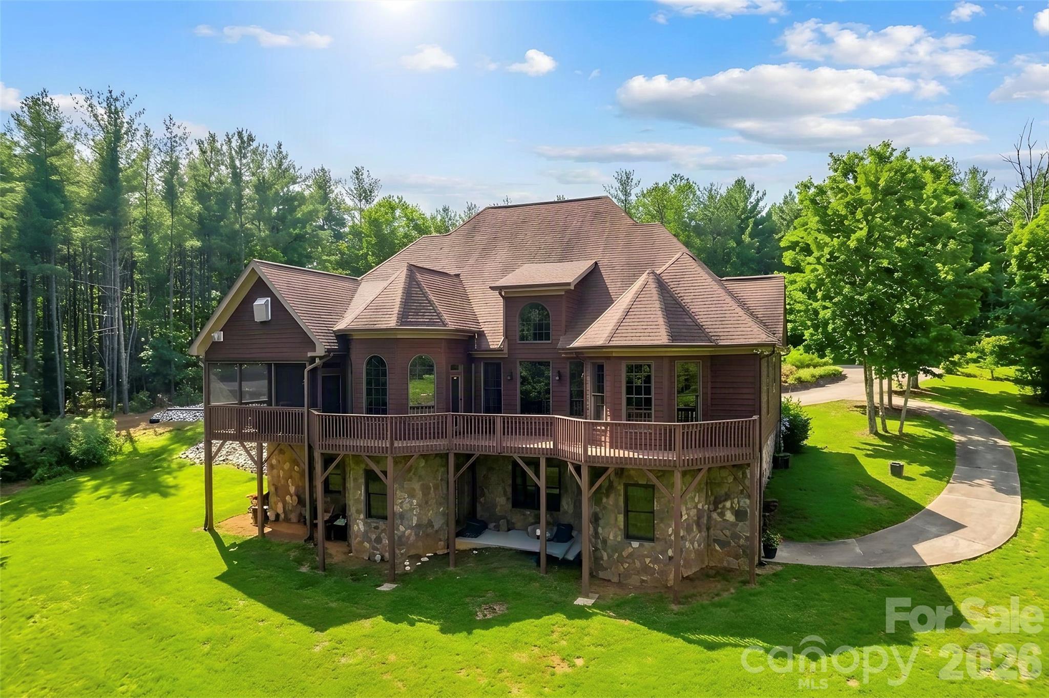 293 Bear Cliff Drive — Nebo