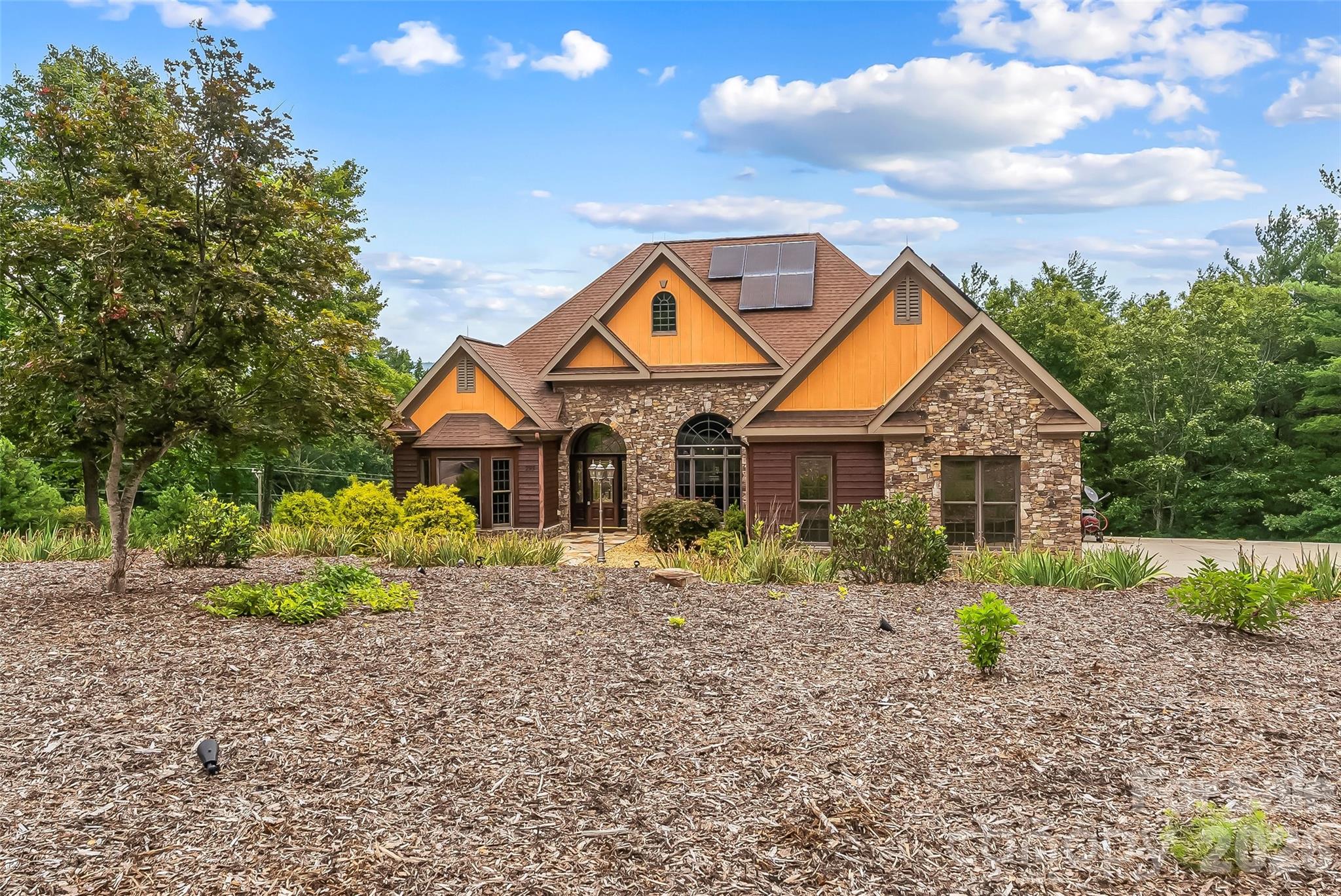 293 Bear Cliff Drive — Nebo