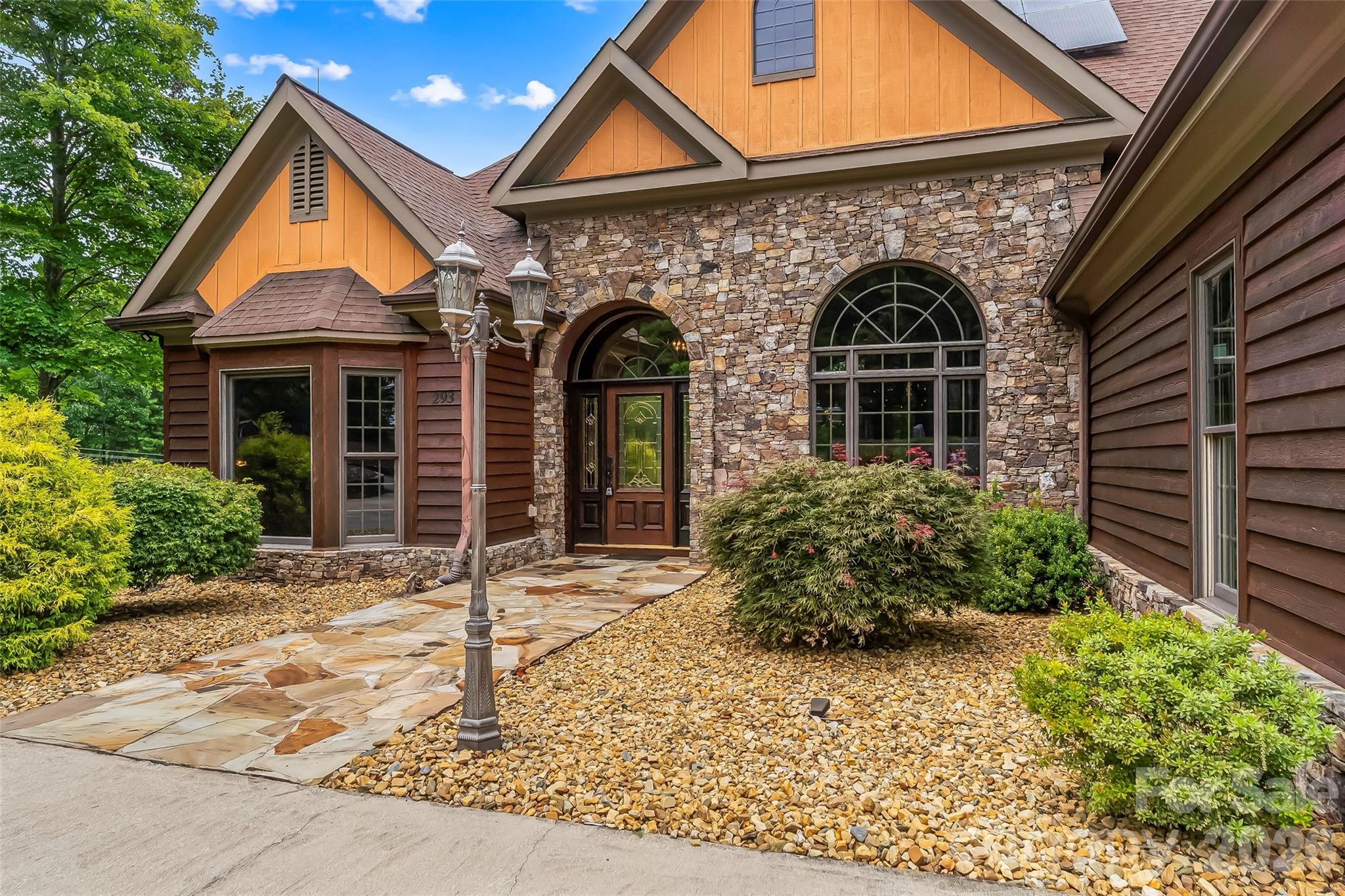 293 Bear Cliff Drive — Nebo