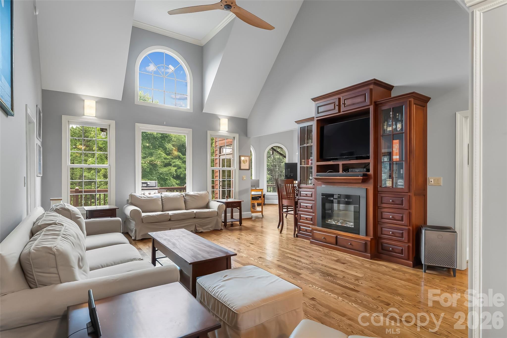 293 Bear Cliff Drive — Nebo