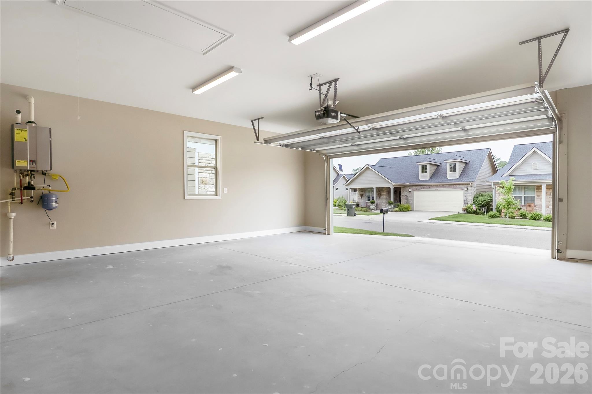 827B Wynnshire Drive #65 — Hickory