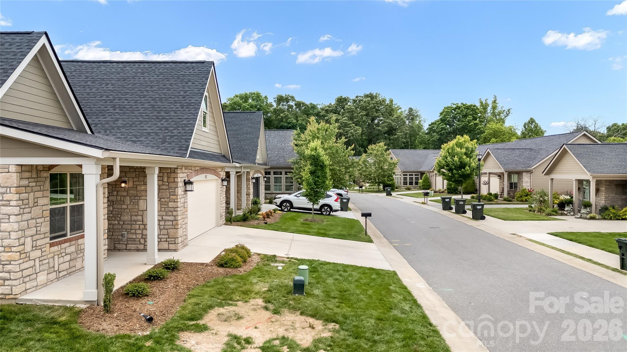 827B Wynnshire Drive #65 — Hickory