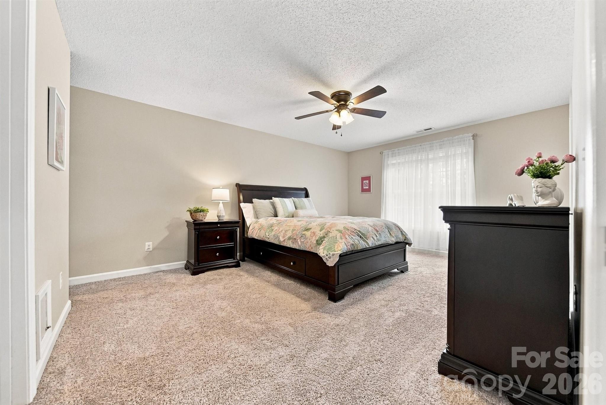 6011 Dockside Drive — Hickory