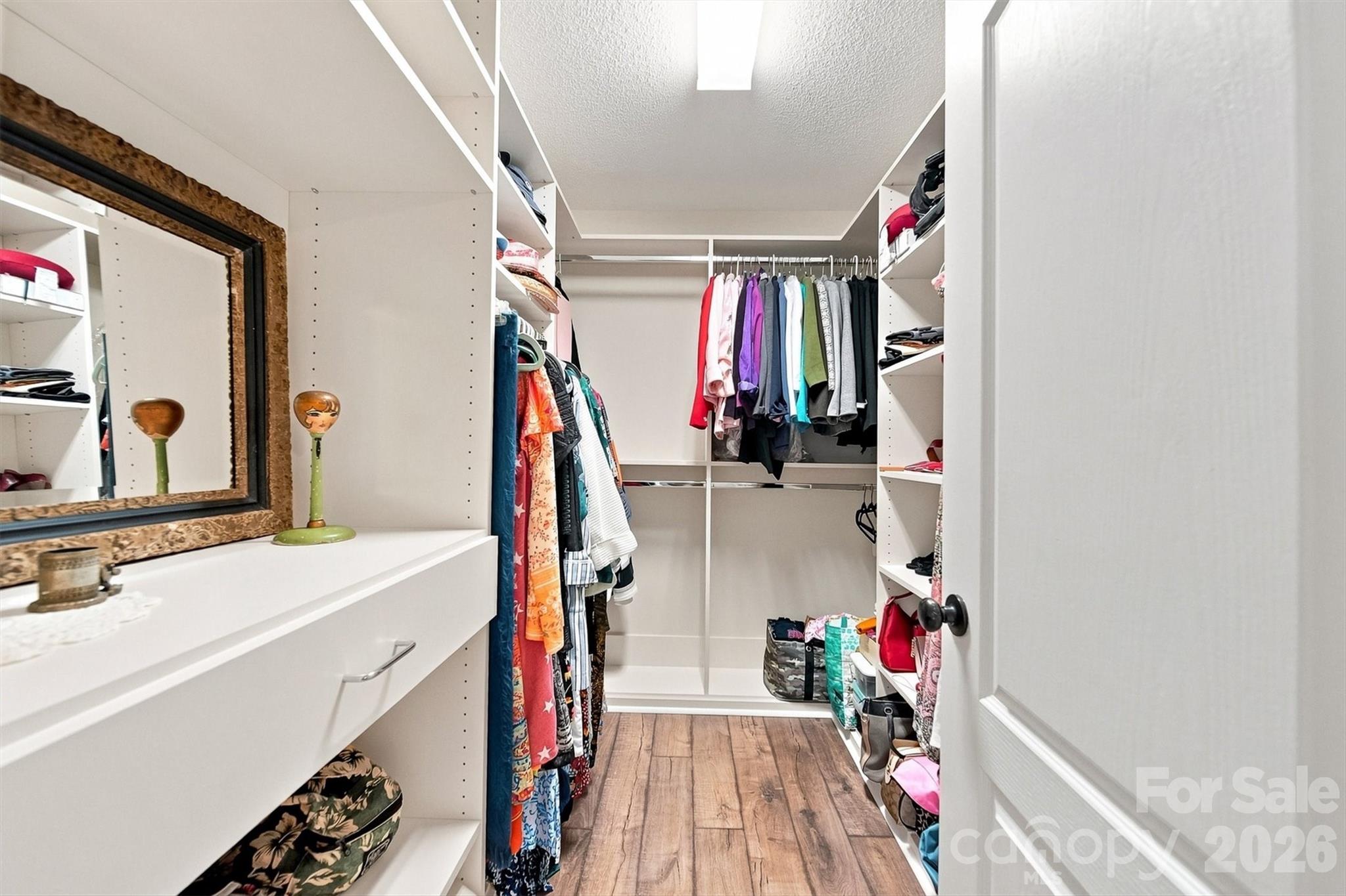 6011 Dockside Drive — Hickory