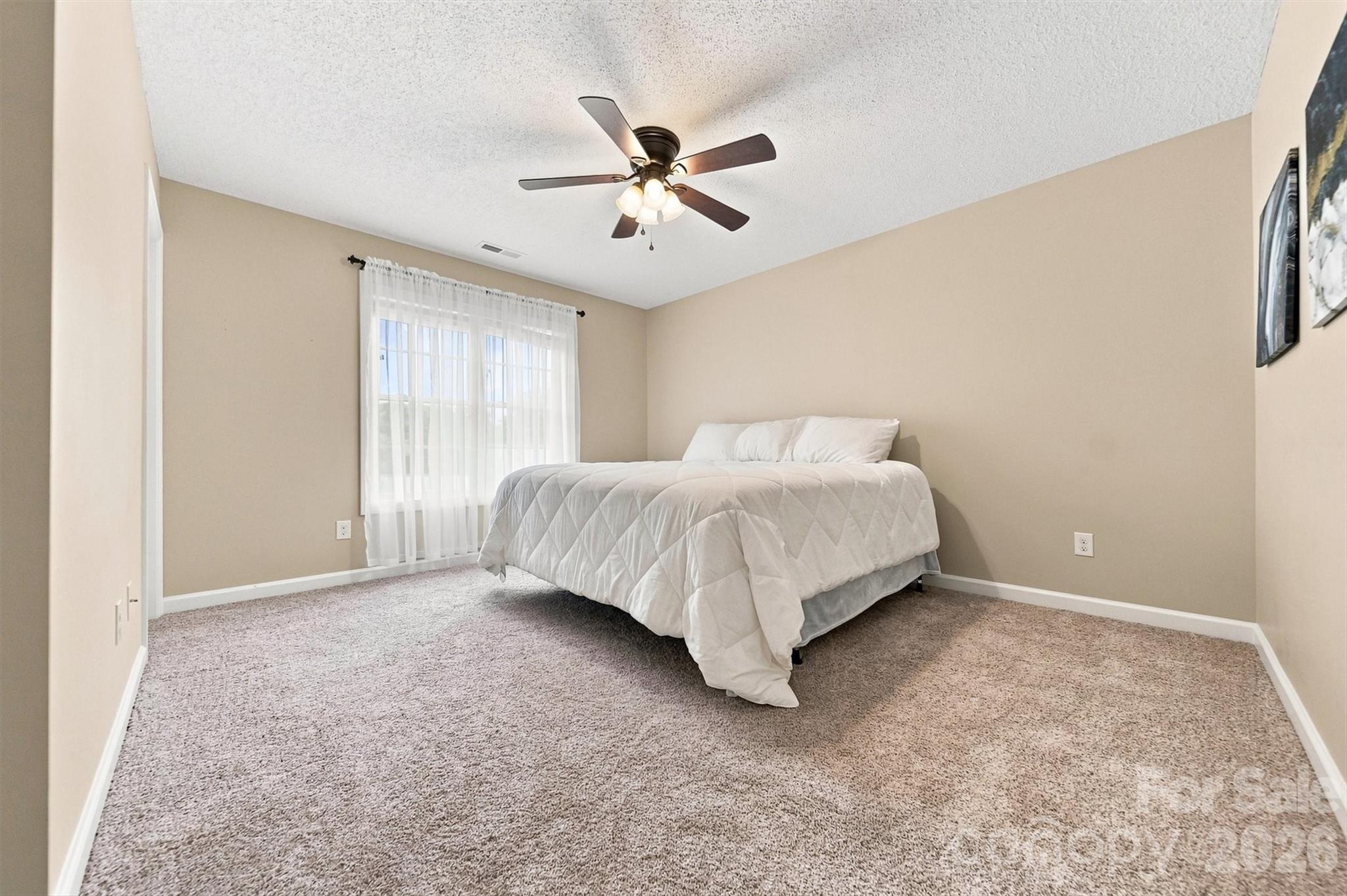 6011 Dockside Drive — Hickory