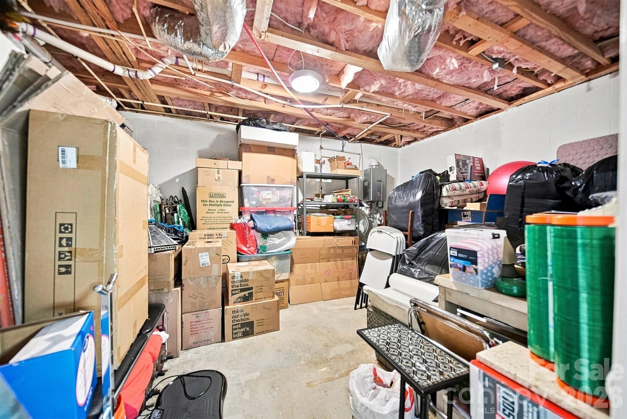 6011 Dockside Drive — Hickory