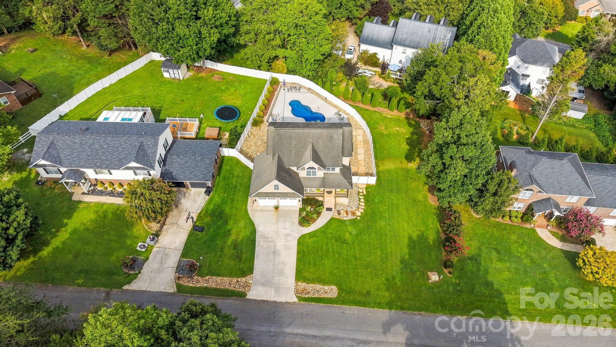 6011 Dockside Drive — Hickory