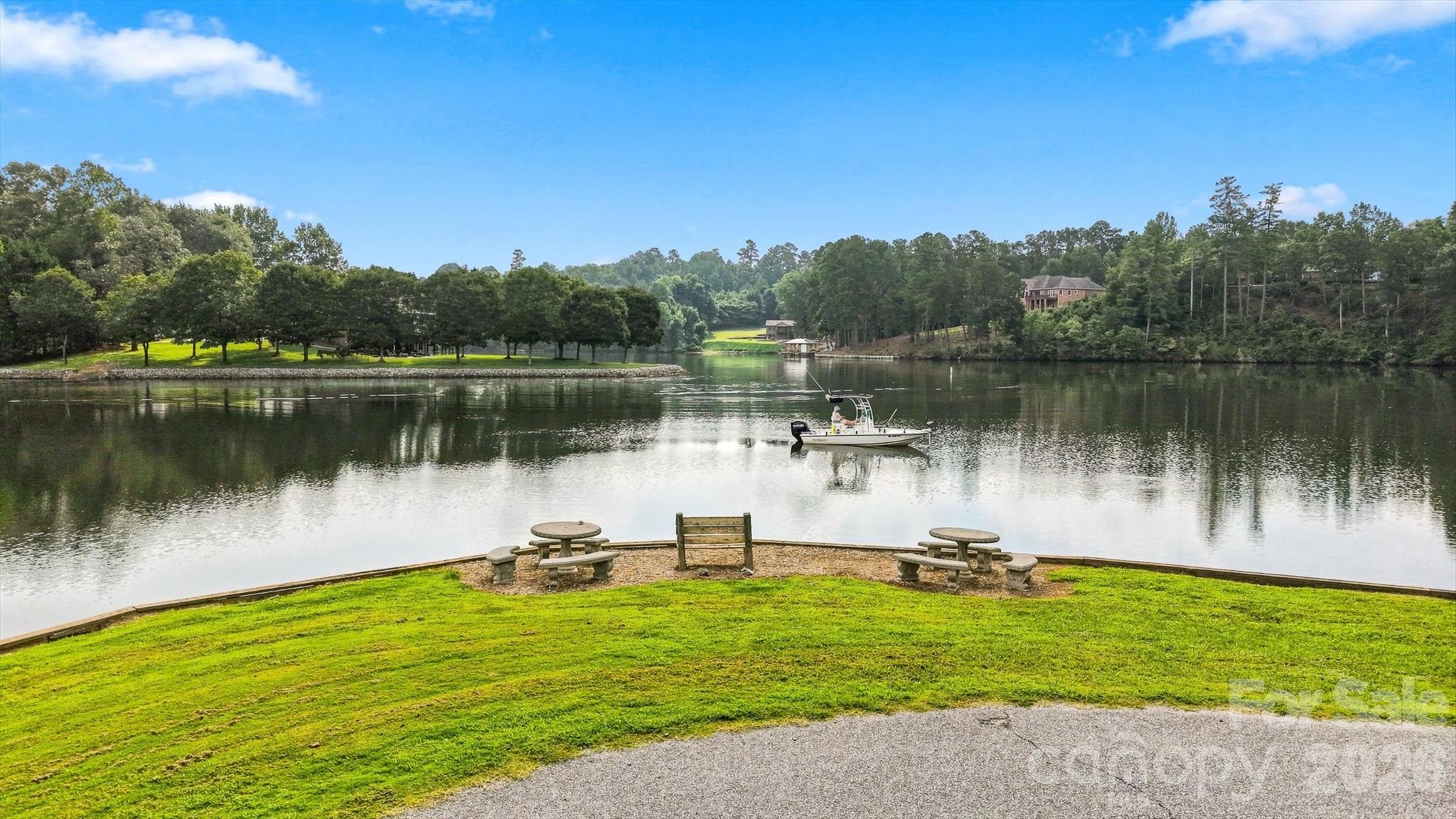 6011 Dockside Drive — Hickory