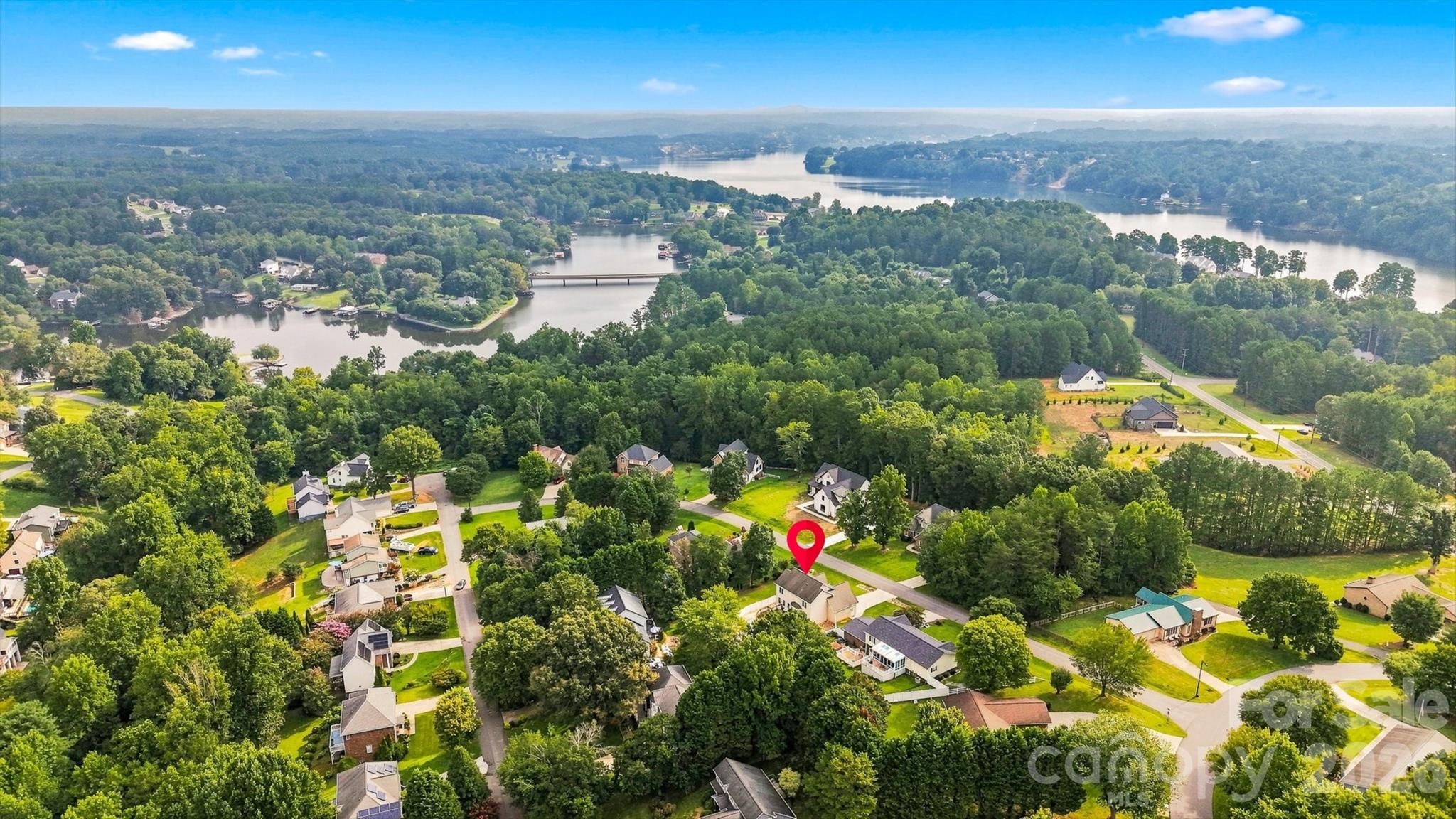 6011 Dockside Drive — Hickory