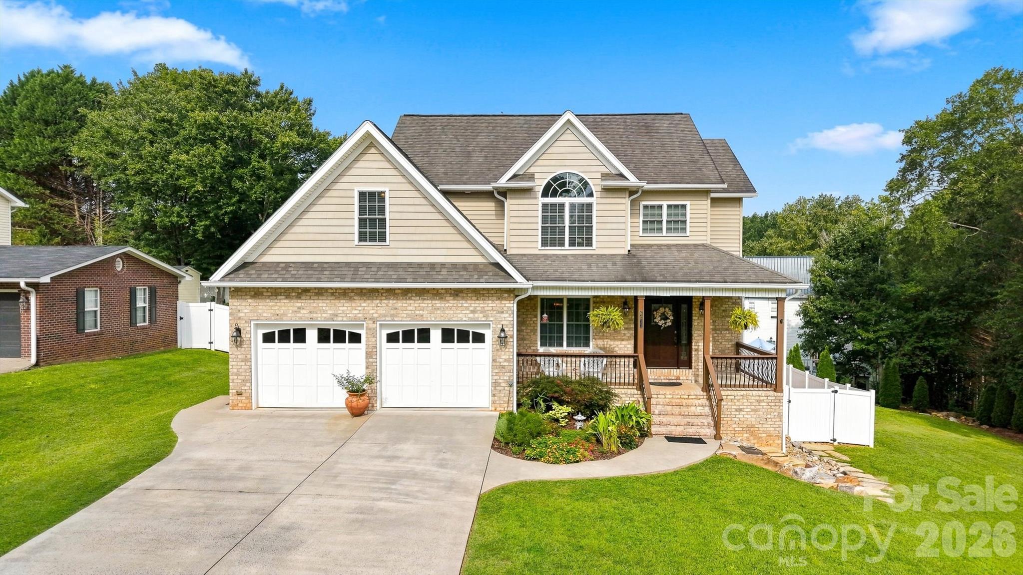 6011 Dockside Drive — Hickory